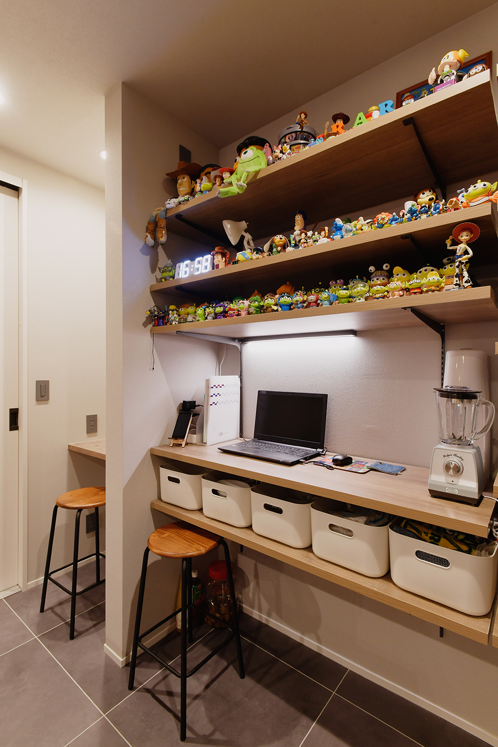 築43年の長屋をリノベーション。玄関から広がるリビング