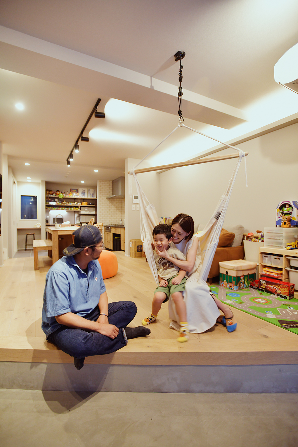 築43年の長屋をリノベーション。玄関から広がるリビング