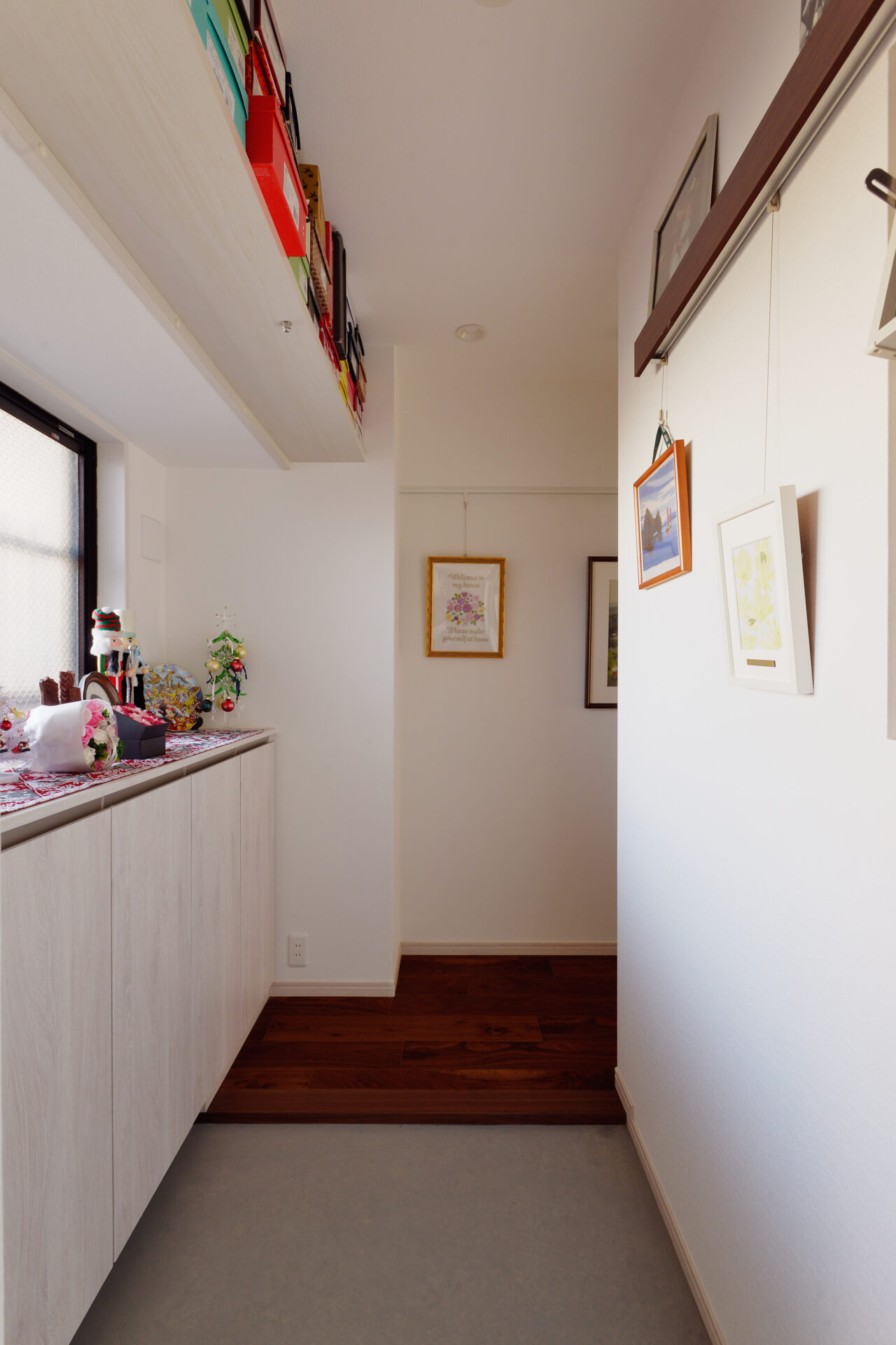 ようこそ美術館へ! おもてなし心たっぷりの、廊下がギャラリーのお家