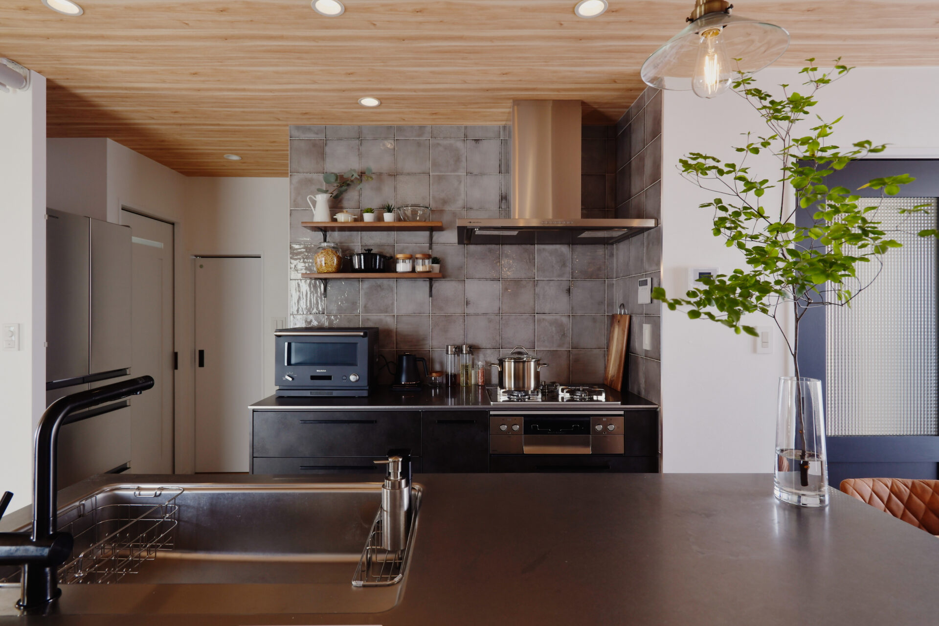 オープンな間取りで三世代が快適に暮らせる住まい