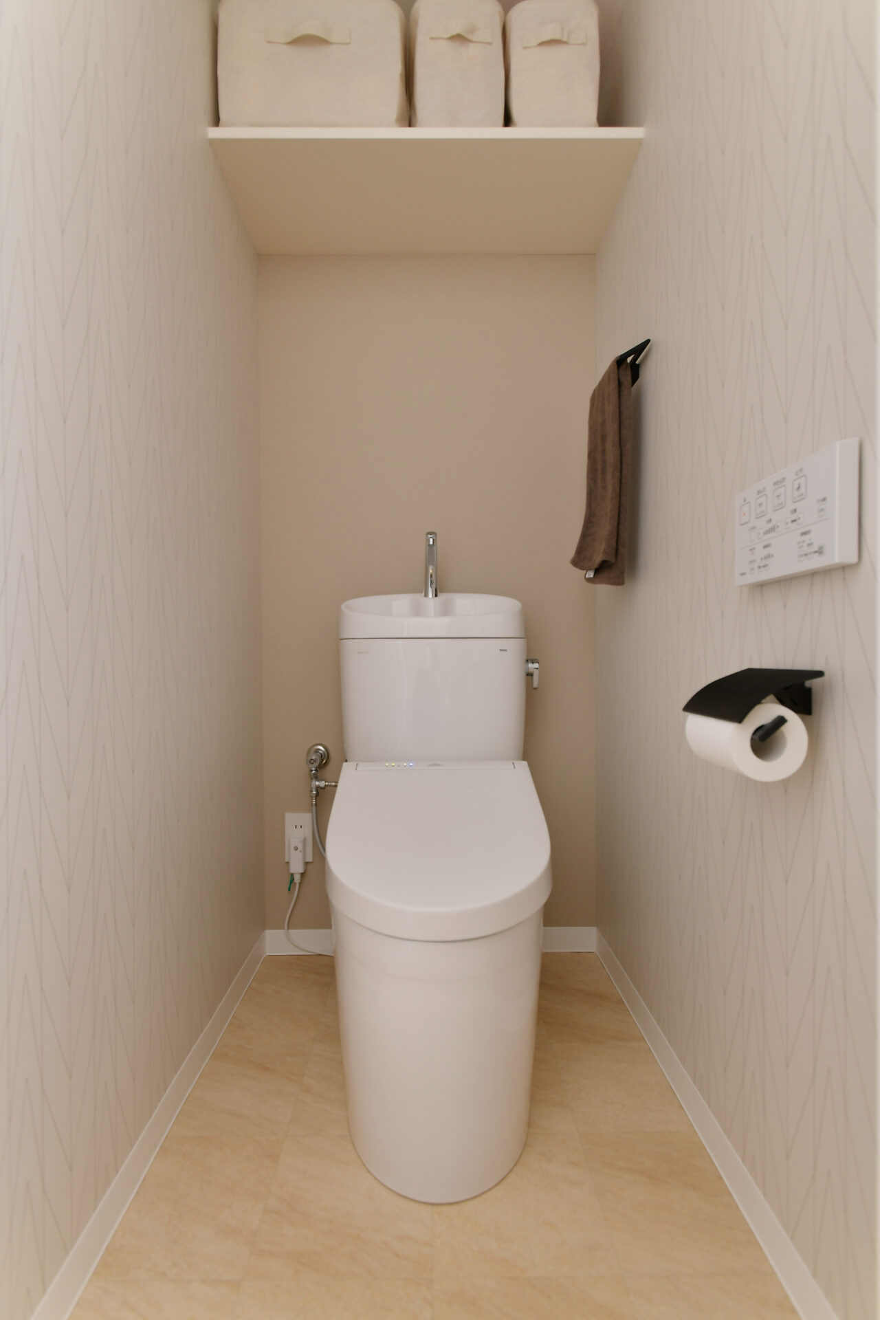 料理好きなママも笑顔に。天井の高さを生かした開放感あふれるリビングキッチン