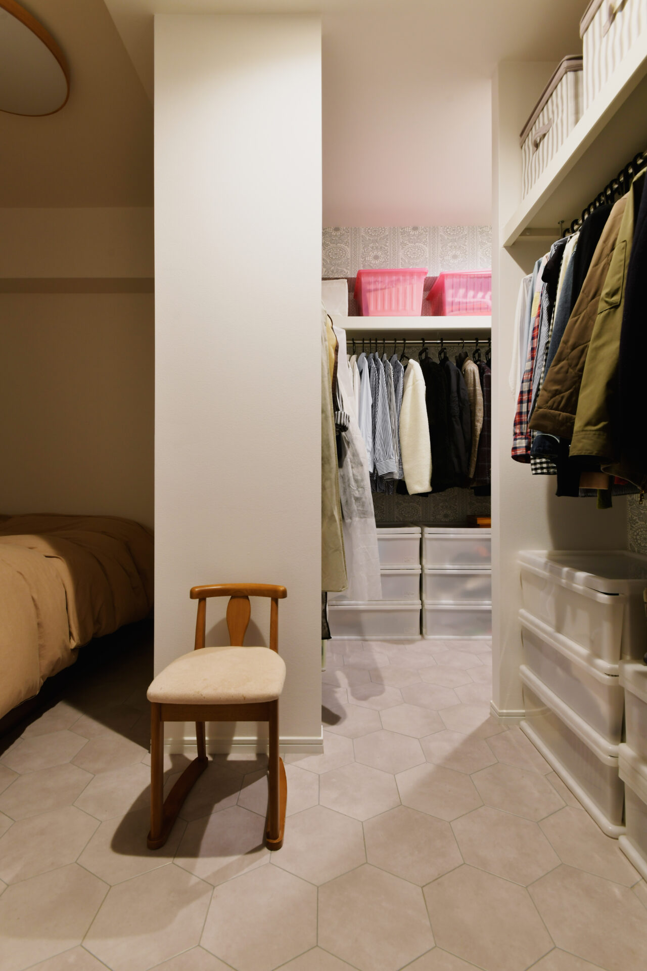 料理好きなママも笑顔に。天井の高さを生かした開放感あふれるリビングキッチン