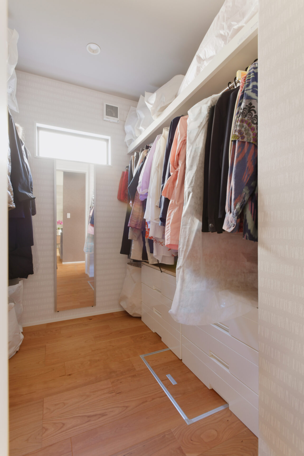 ツーバイフォーから自由な間取りを実現。距離感がちょうどいい二世帯住宅のお家