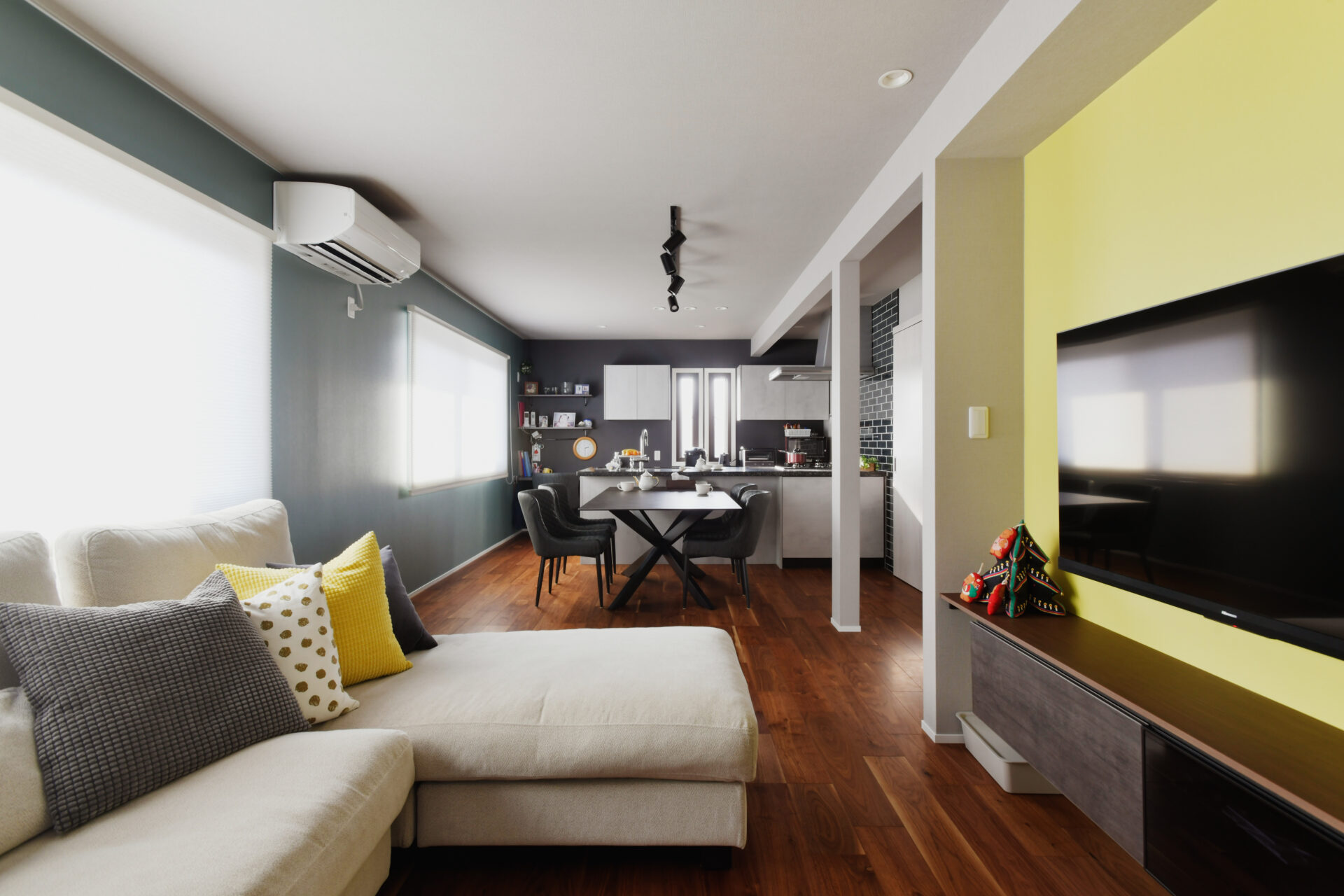 ツーバイフォーから自由な間取りを実現。距離感がちょうどいい二世帯住宅のお家