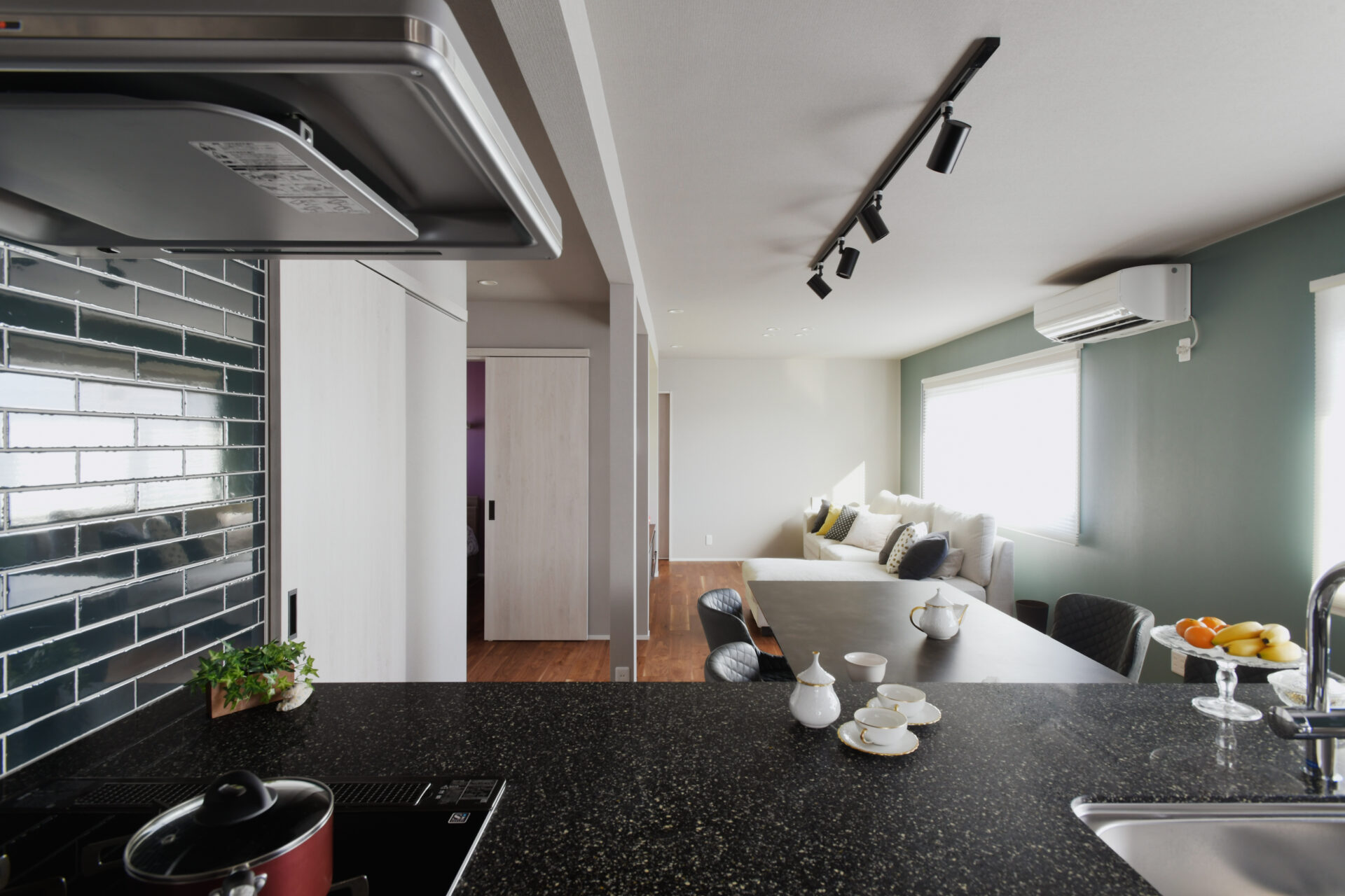 ツーバイフォーから自由な間取りを実現。距離感がちょうどいい二世帯住宅のお家