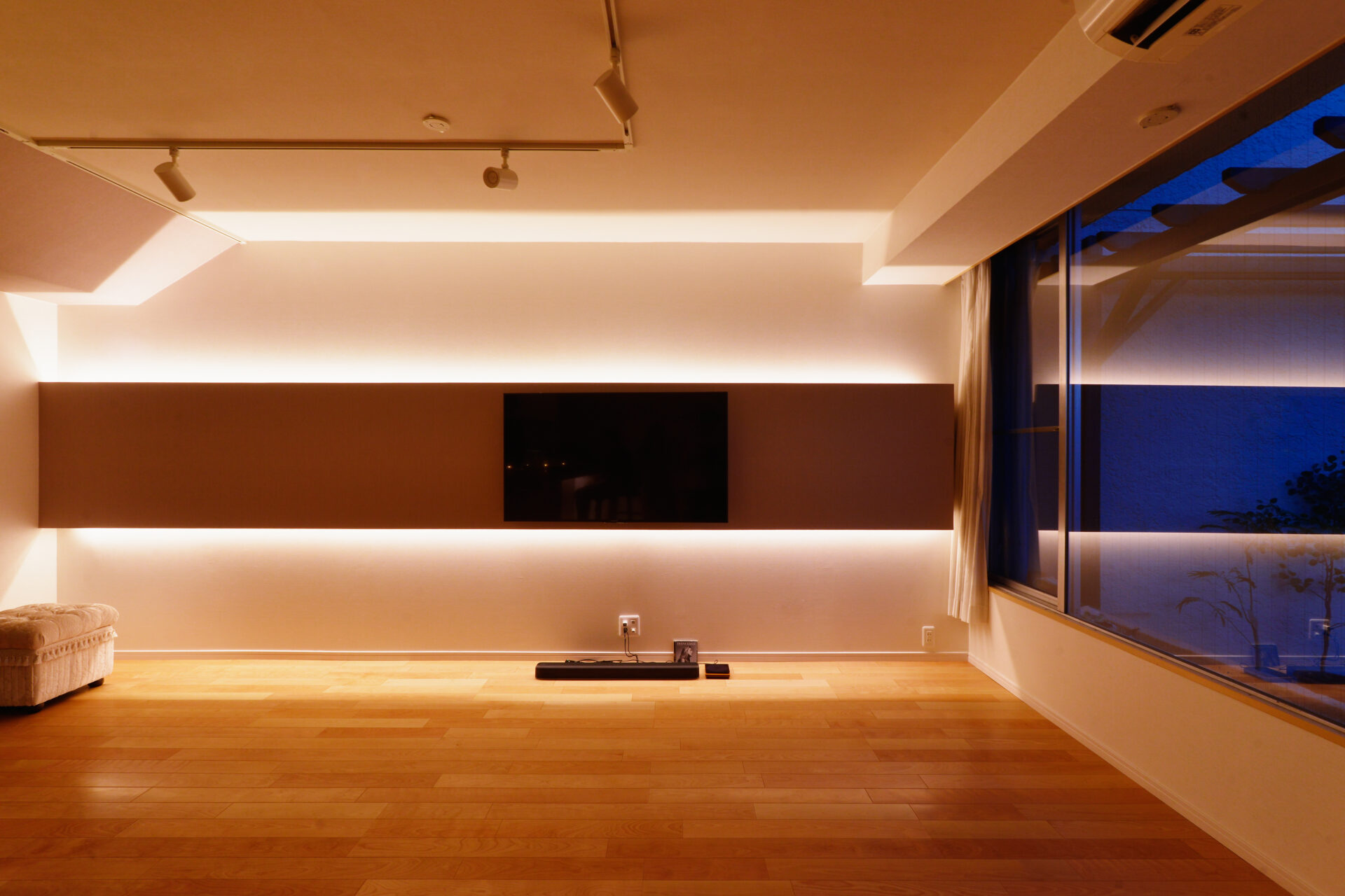 スタイリッシュ × エレガント。大人の隠れ家を演出するカウンターキッチン