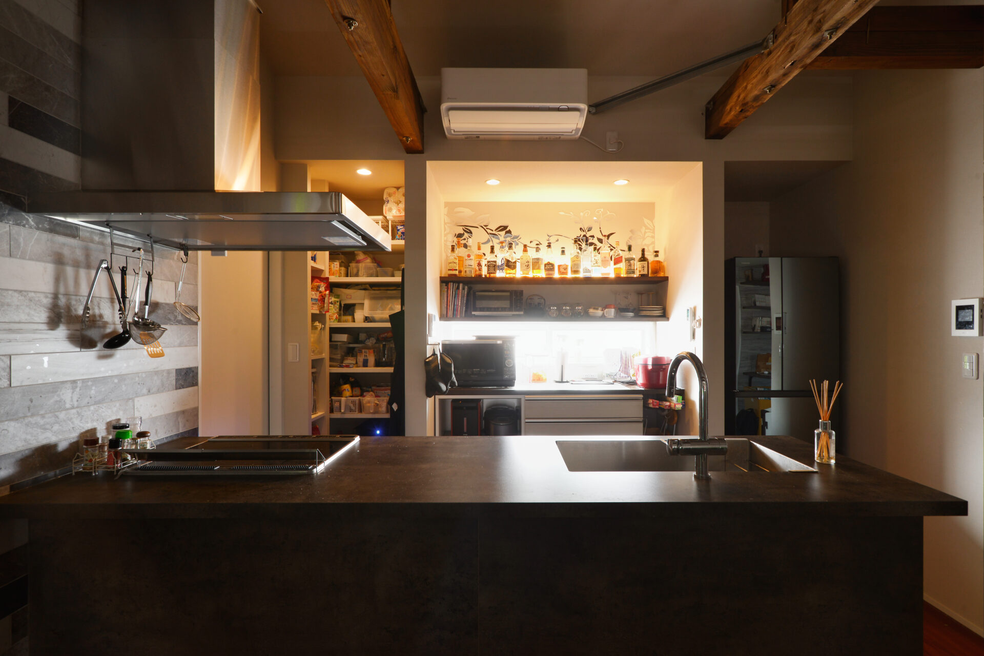 俺色全開! ご主人がこだわり抜いた店舗兼住居の2世帯住宅