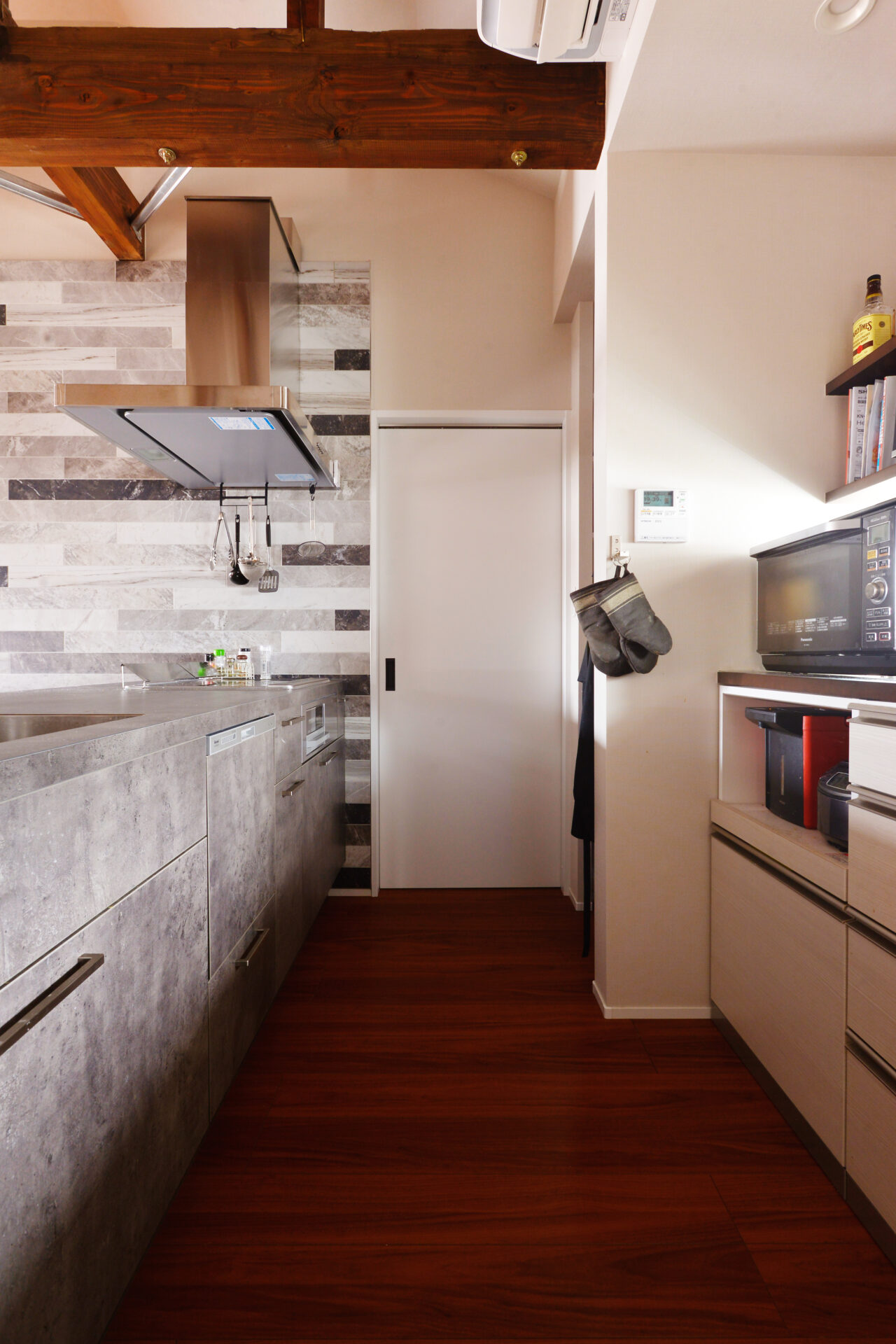 俺色全開! ご主人がこだわり抜いた店舗兼住居の2世帯住宅