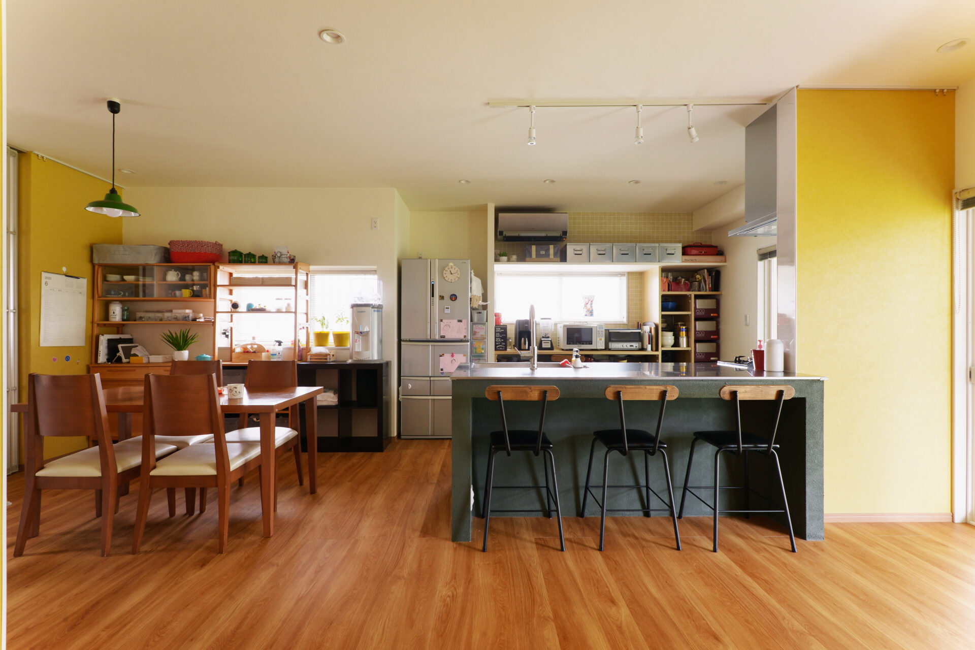 奥さまの家事が楽になる導線を。キッチンを中心に家族の笑顔が溢れるお家