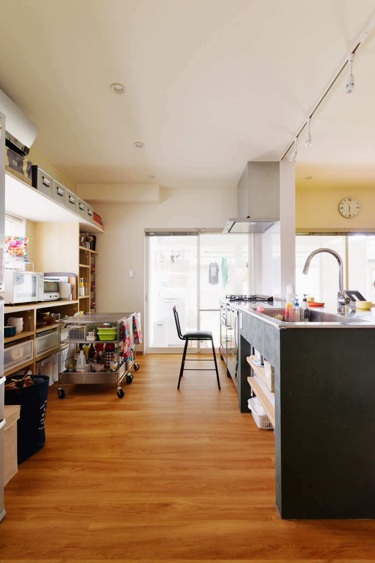 奥さまの家事が楽になる導線を。キッチンを中心に家族の笑顔が溢れるお家