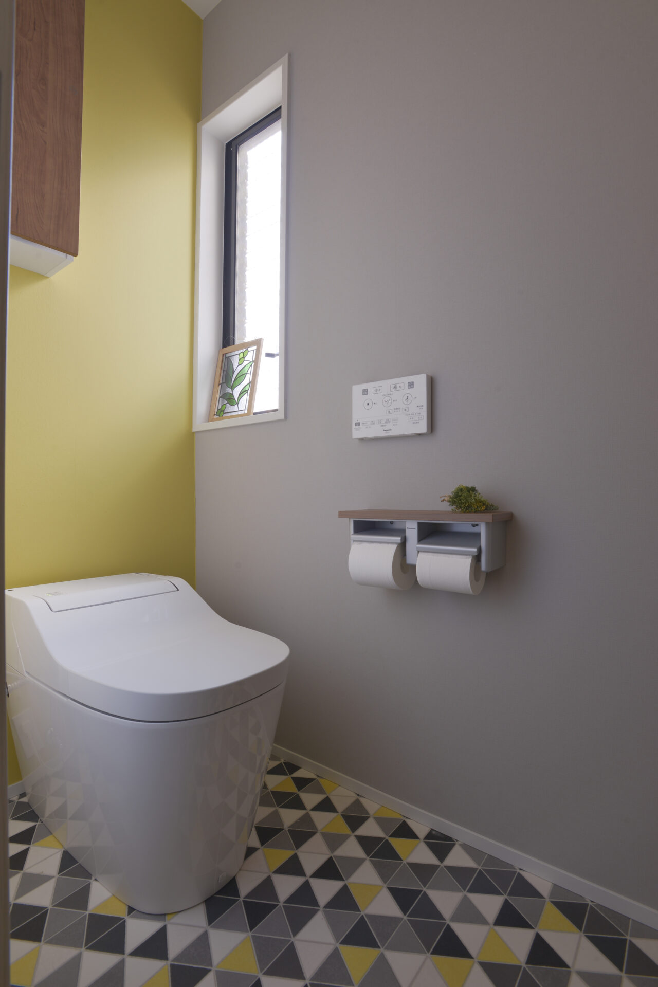 別室で過ごしていた家族が、自然とひとつの空間に。理想の広々ダイニング