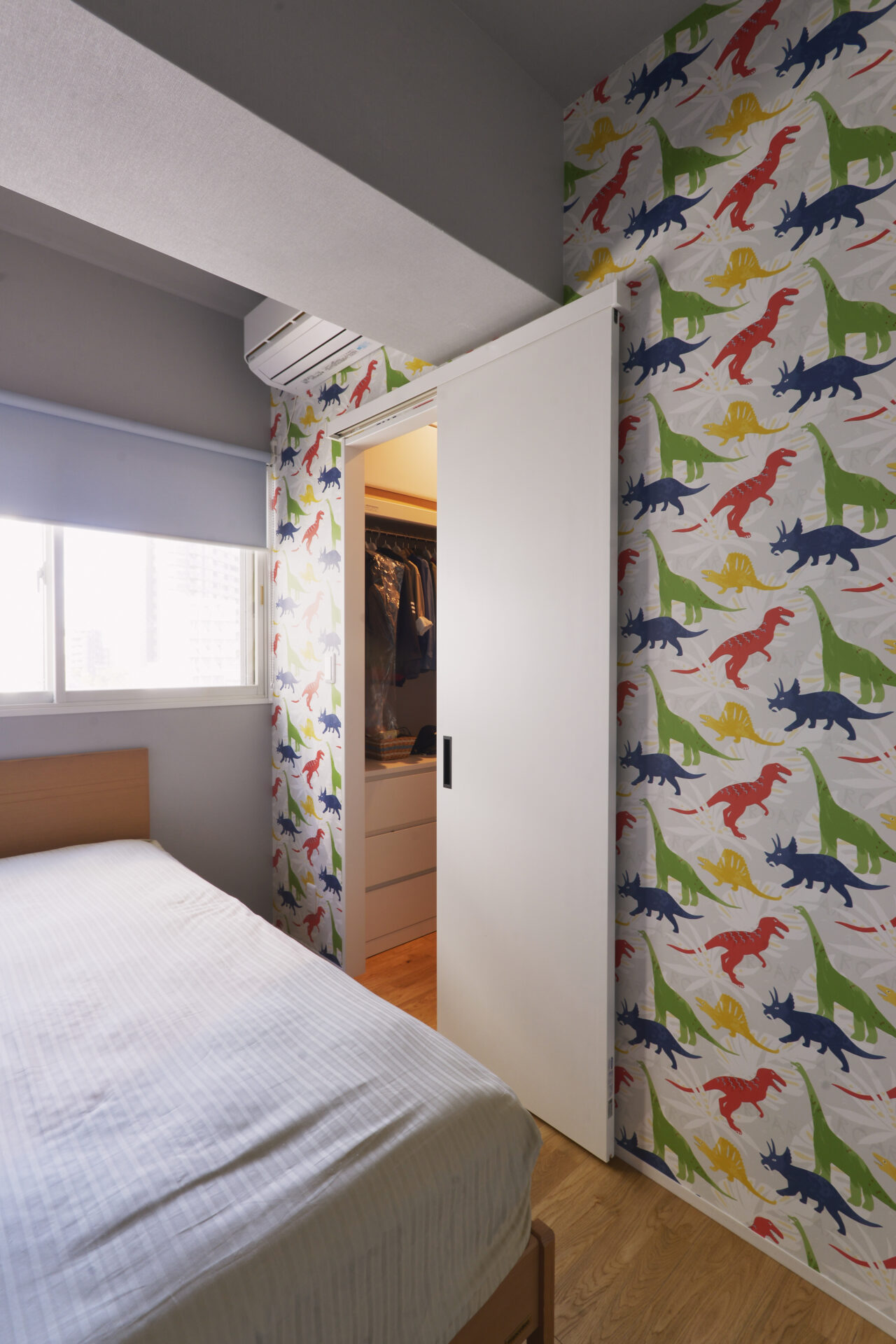 グレー×ネイビーを大胆に取り入れたニューヨークスタイルの家