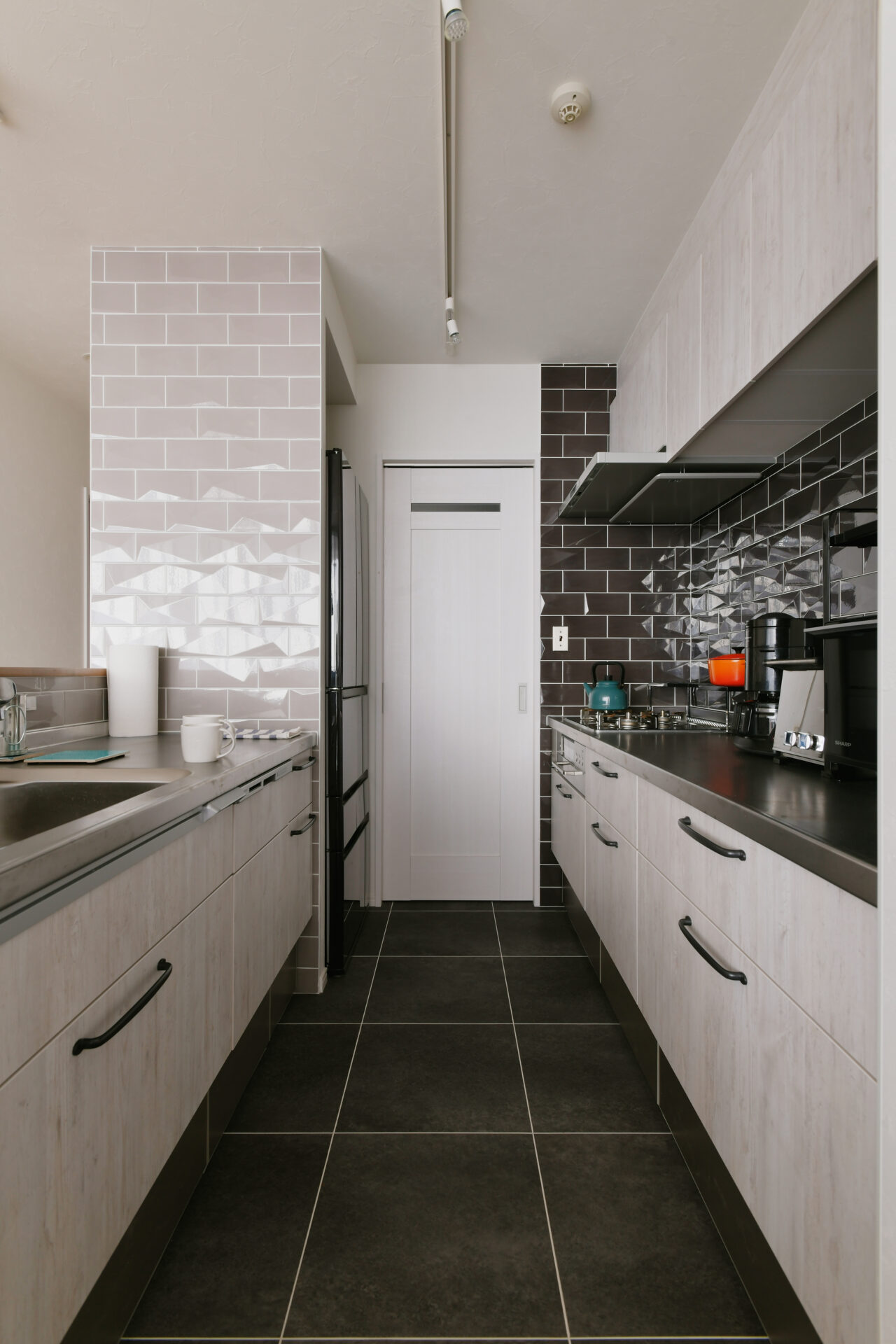 土間を取り入れ、便利で多機能な玄関に。