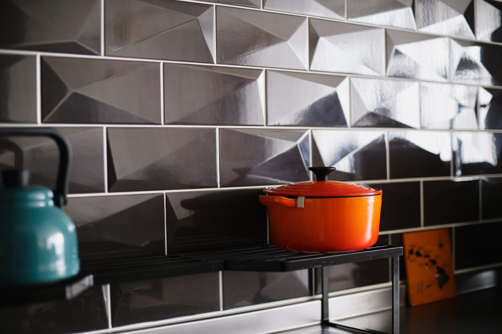 土間を取り入れ、便利で多機能な玄関に。