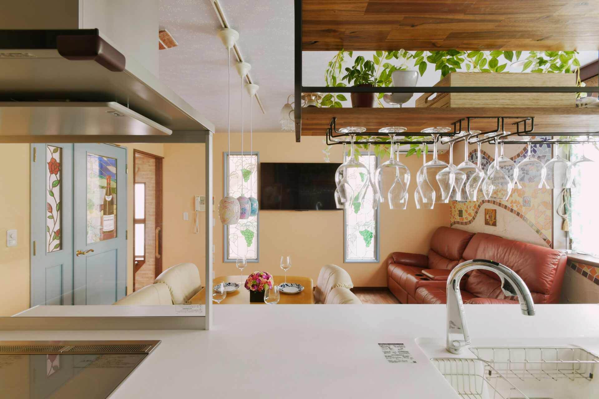 旅するリビング。ワインを楽しむお家