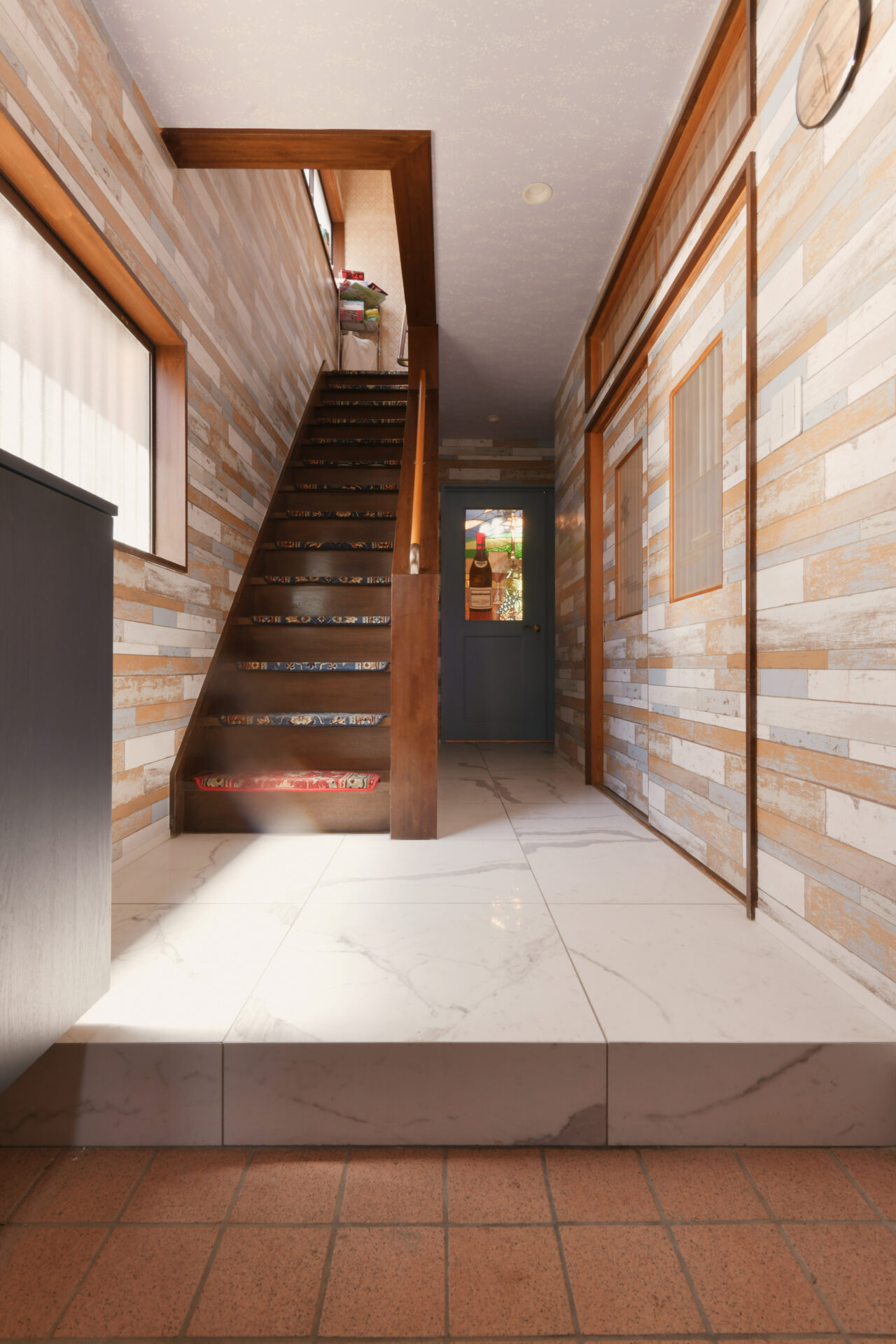 旅するリビング。ワインを楽しむお家