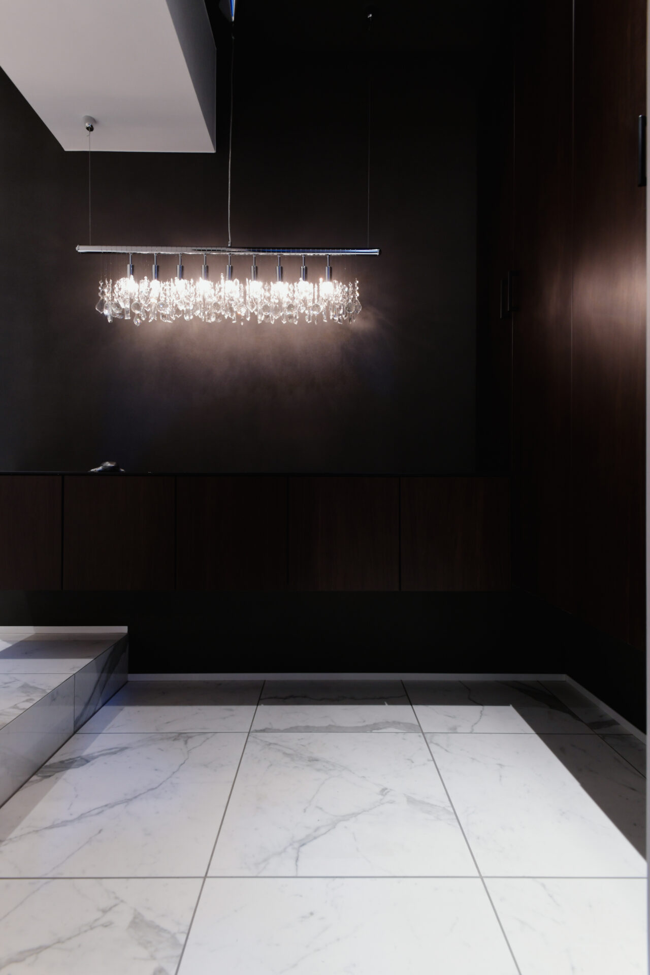 家族みんなが自然と集まるホテルライクなリビング