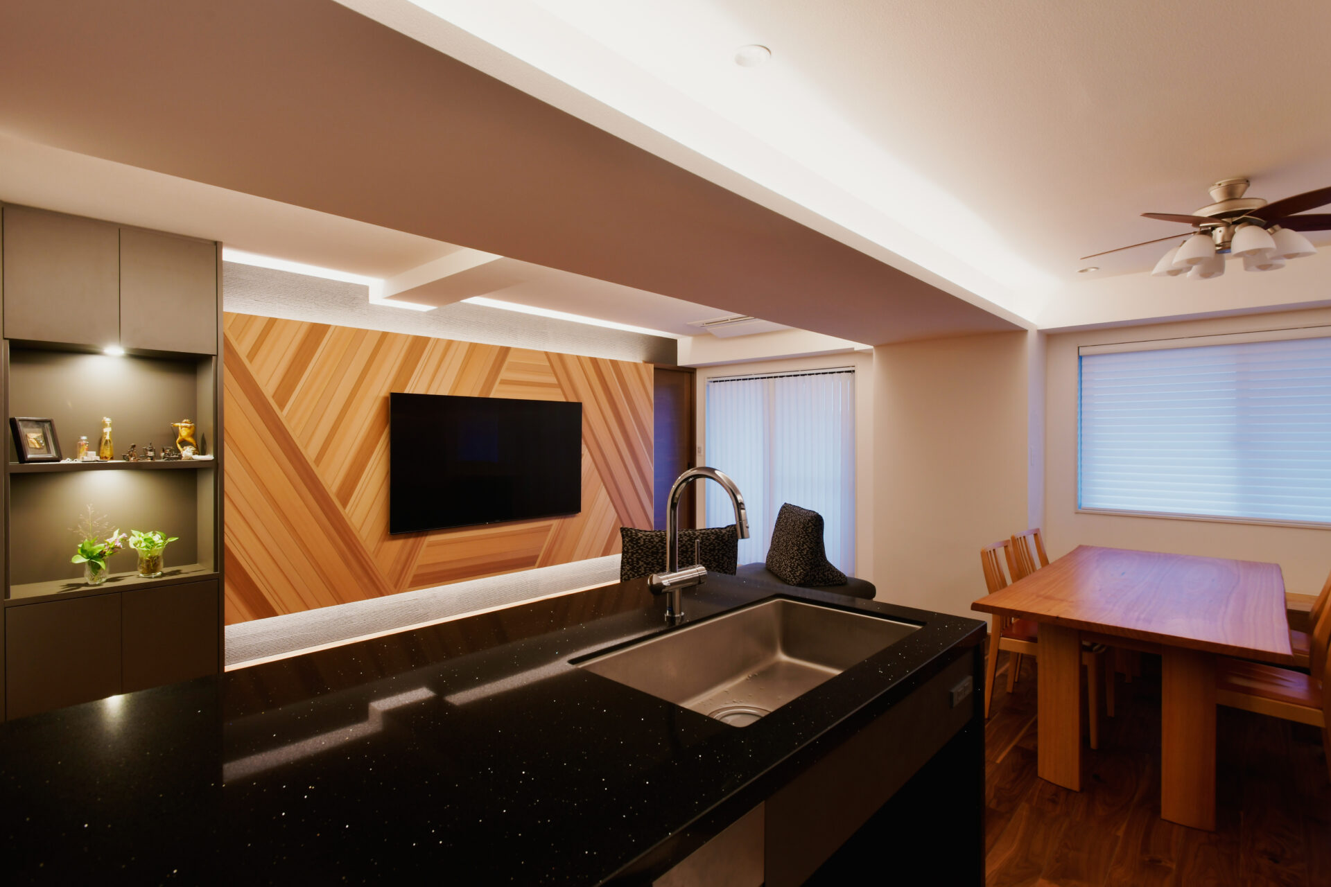 家族みんなが自然と集まるホテルライクなリビング