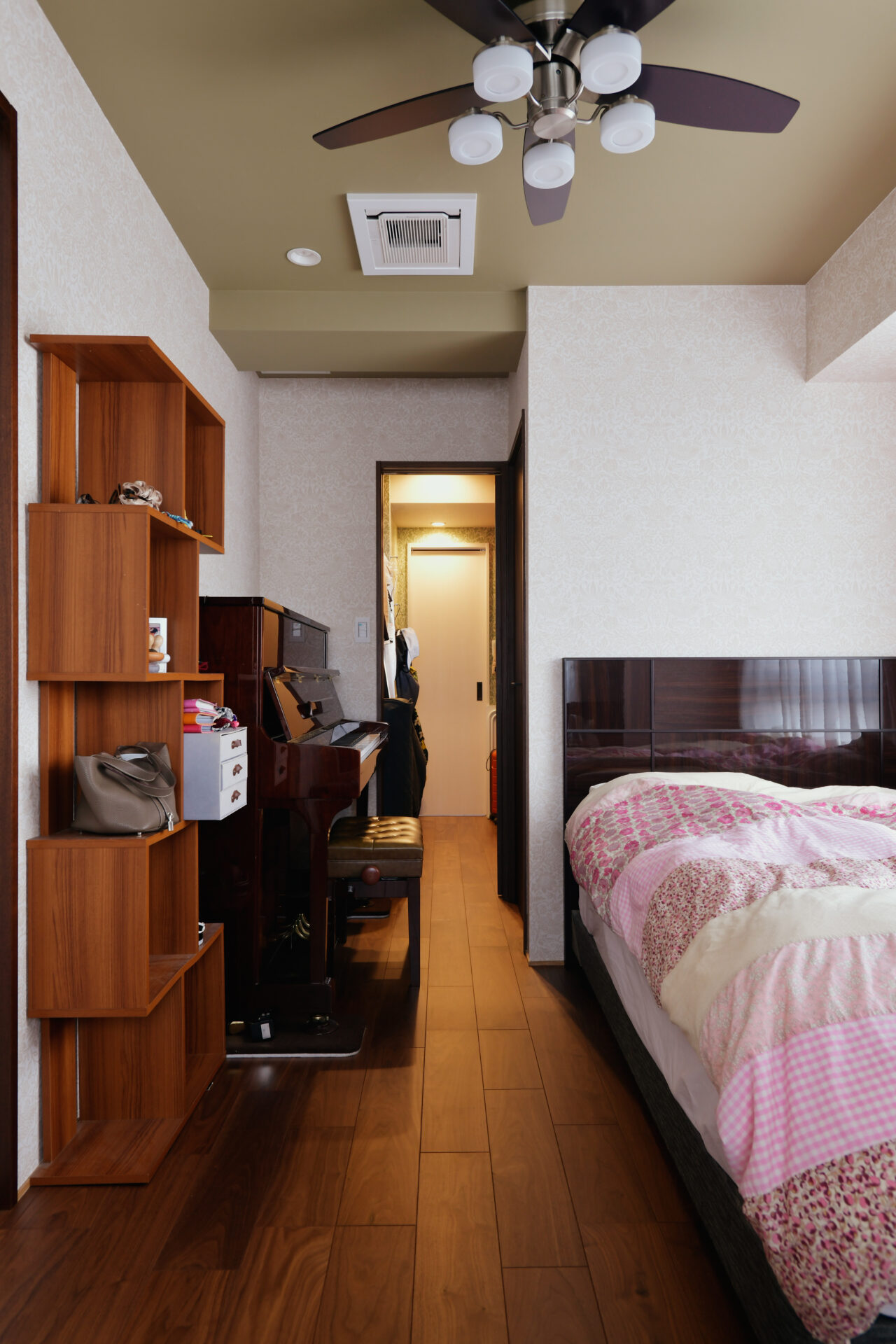 家族みんなが自然と集まるホテルライクなリビング