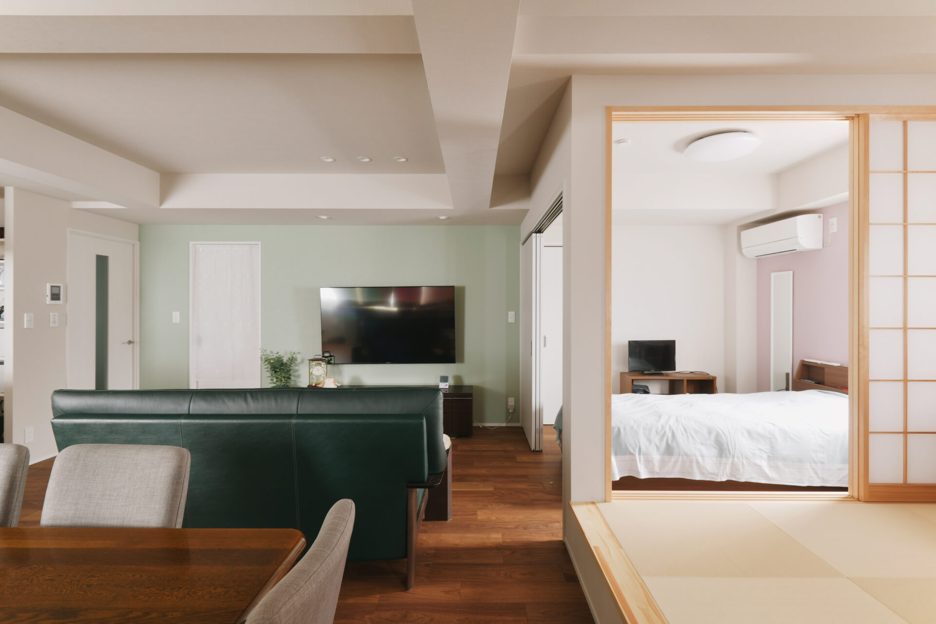 それぞれに居場所がある、安心の鉄骨造2世帯住宅