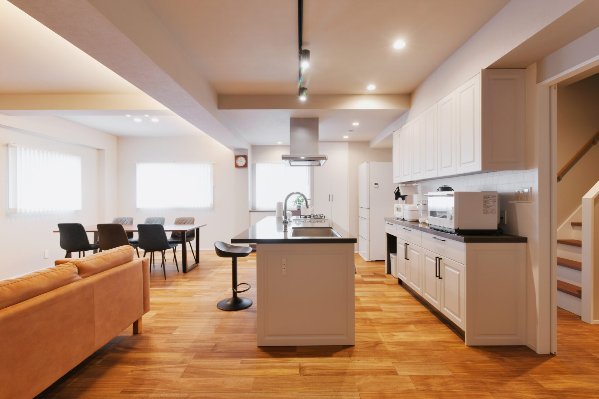 それぞれに居場所がある、安心の鉄骨造2世帯住宅