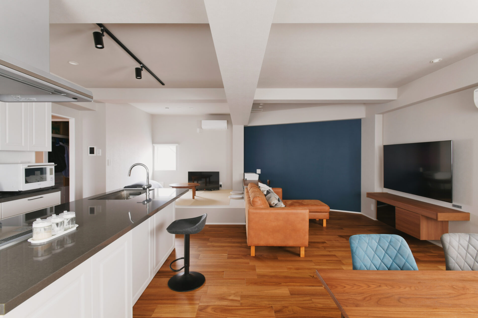 それぞれに居場所がある、安心の鉄骨造2世帯住宅