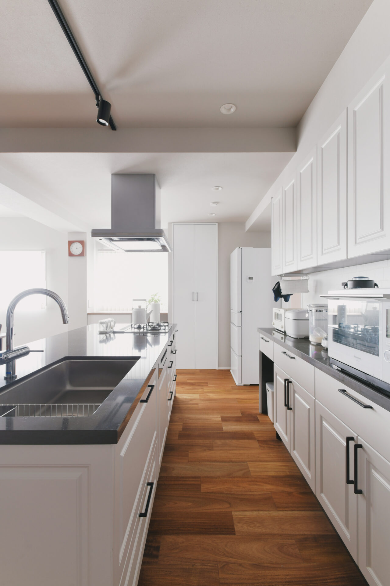 それぞれに居場所がある、安心の鉄骨造2世帯住宅