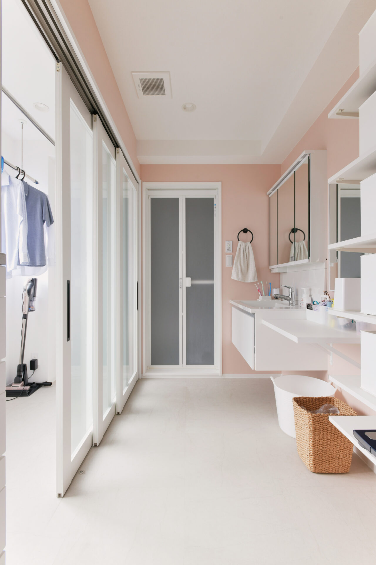 それぞれに居場所がある、安心の鉄骨造2世帯住宅