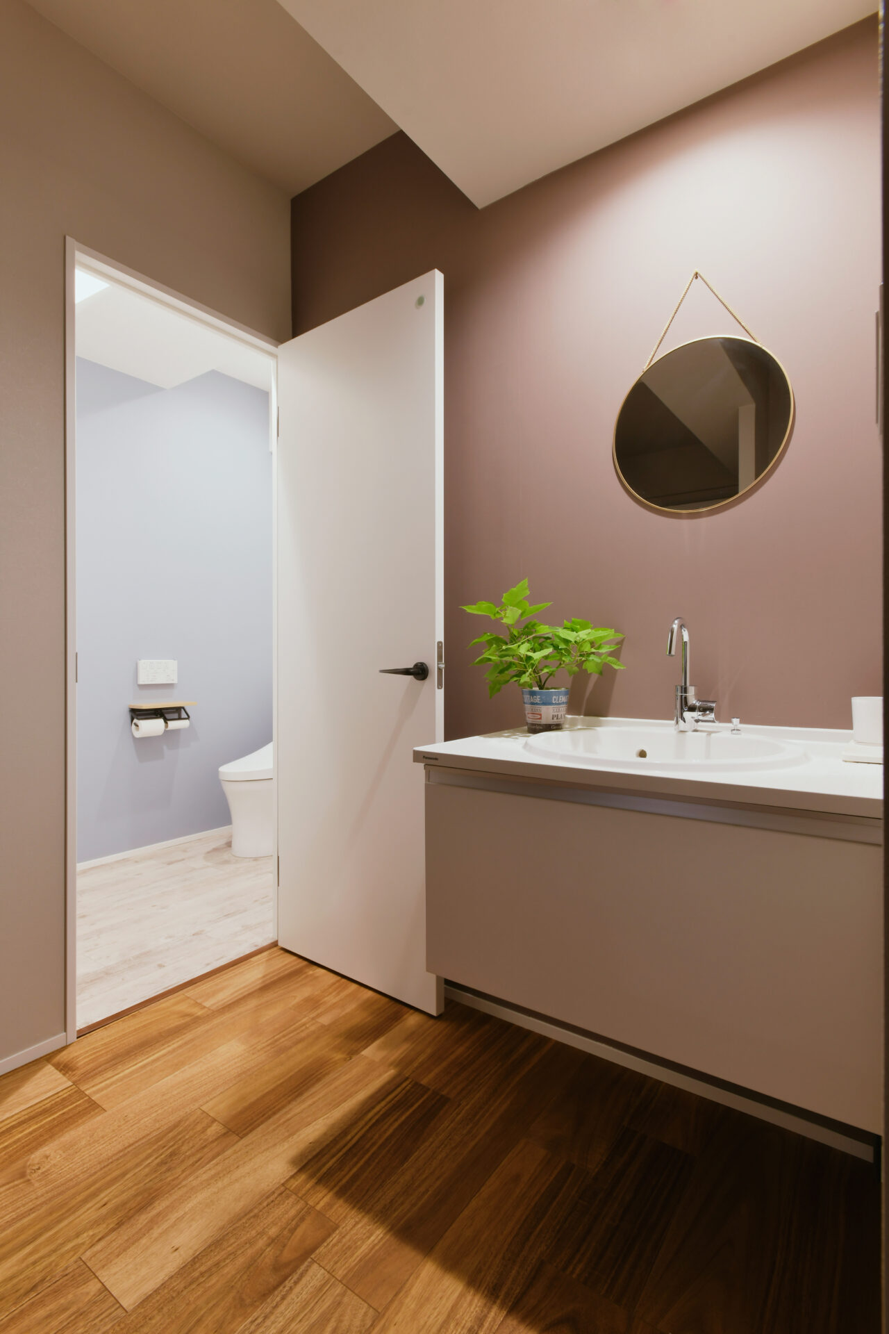 それぞれに居場所がある、安心の鉄骨造2世帯住宅