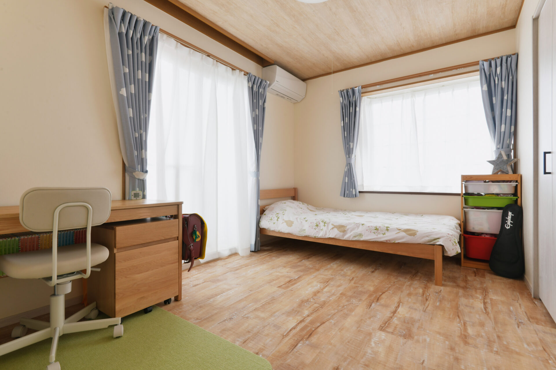 天井裏空間を活用。ロフトとアスレチックネットのあるお家