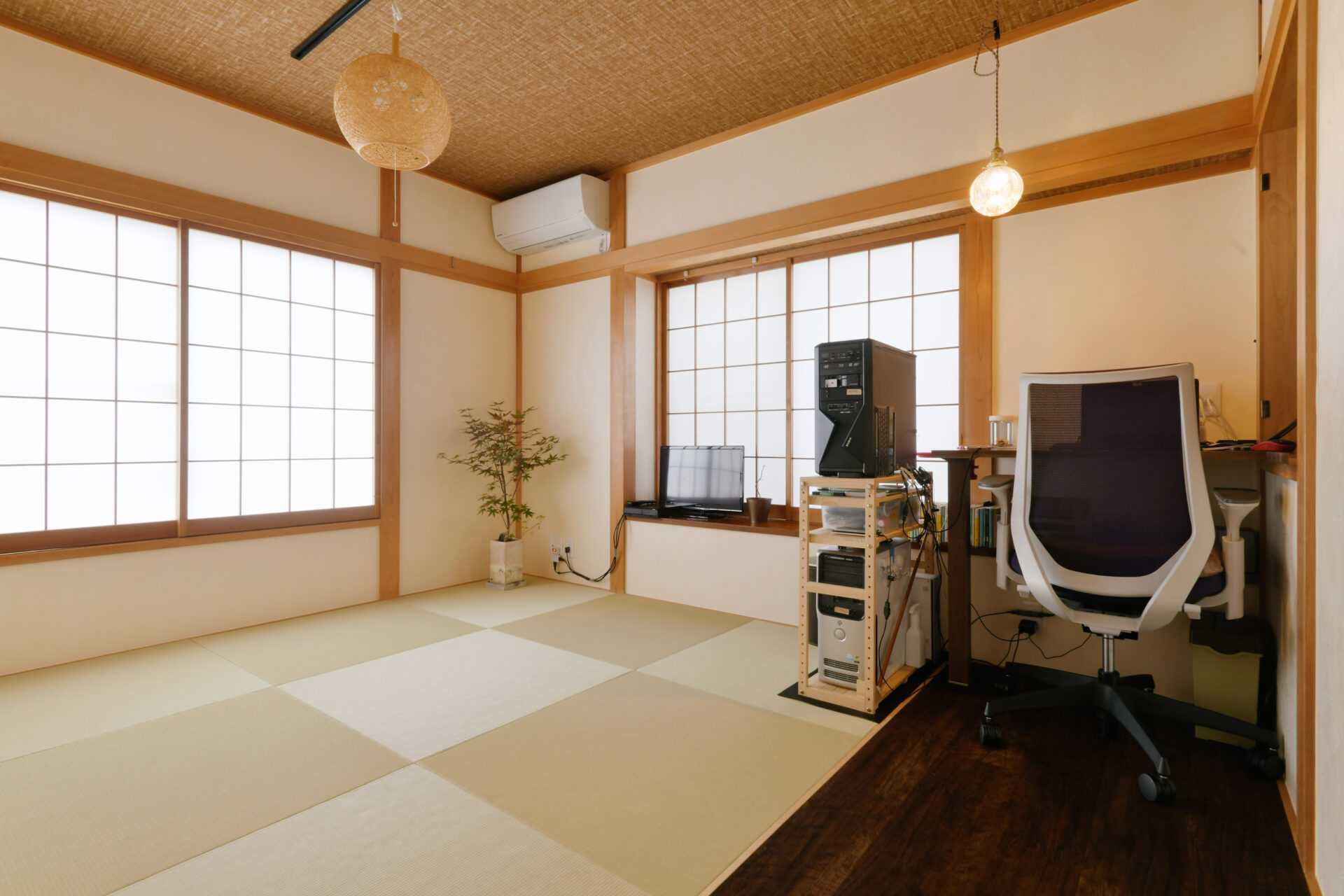 天井裏空間を活用。ロフトとアスレチックネットのあるお家