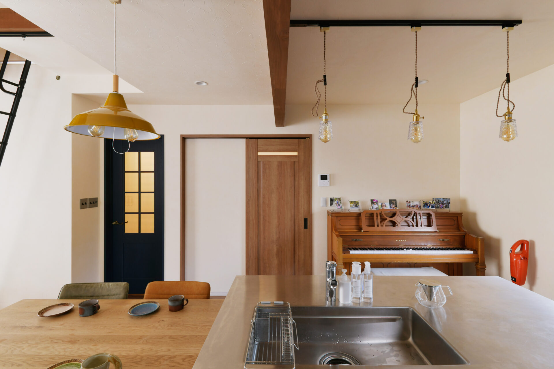 天井裏空間を活用。ロフトとアスレチックネットのあるお家