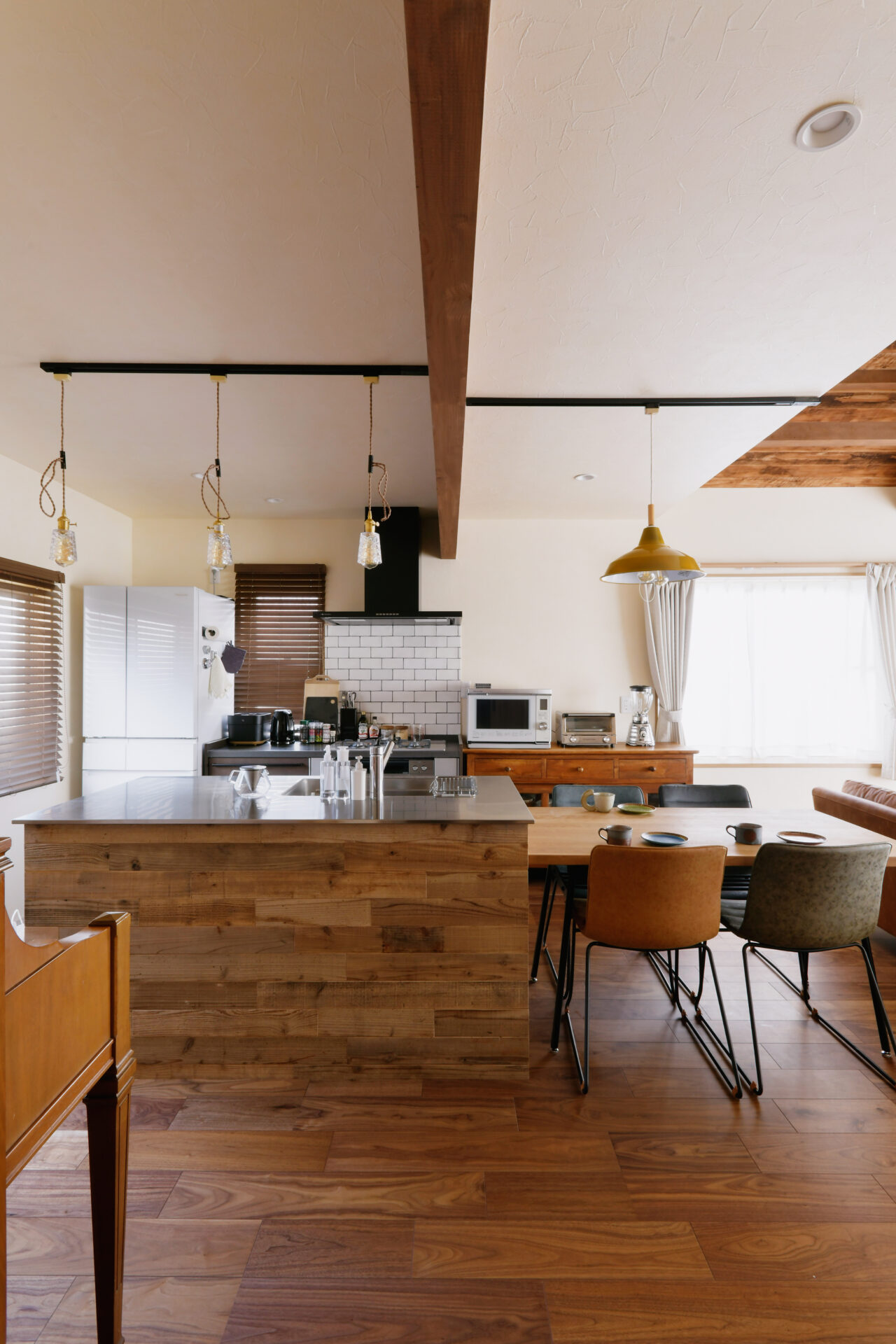 天井裏空間を活用。ロフトとアスレチックネットのあるお家