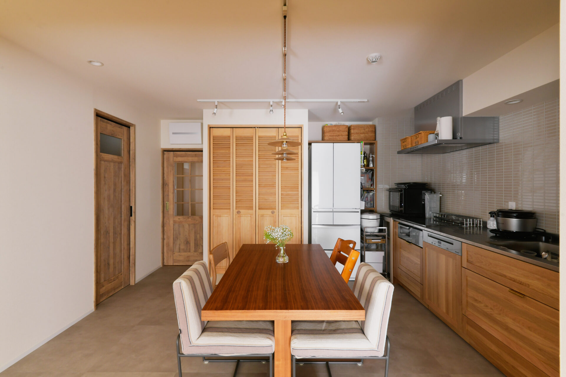 こだわりは素材の統一感。コンセプトを感じるお家