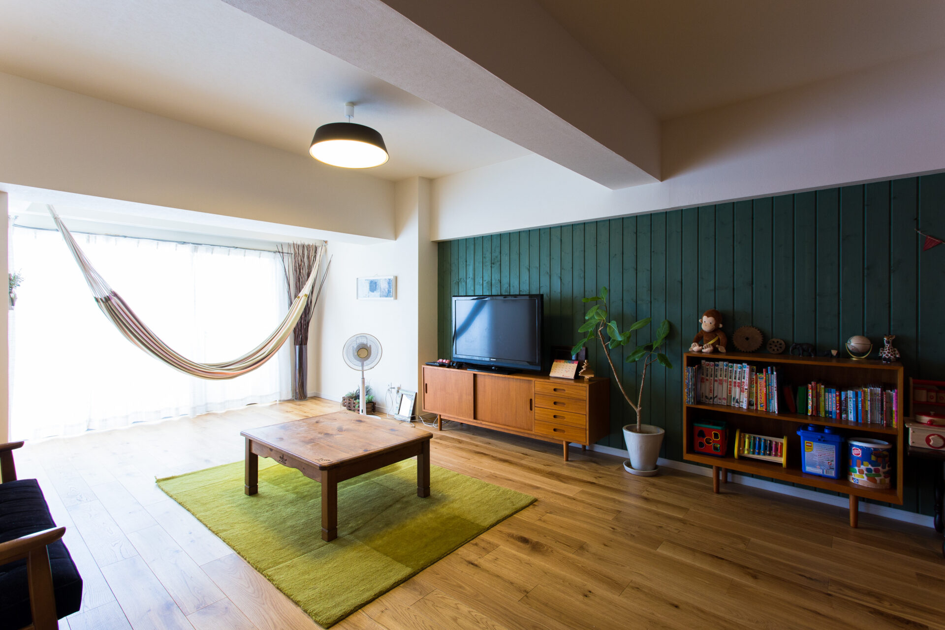 住み慣れたマンションで理想の暮らしを。広々として明るいリビング