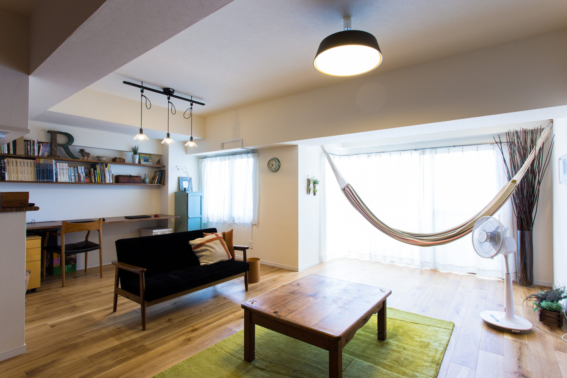 住み慣れたマンションで理想の暮らしを。広々として明るいリビング