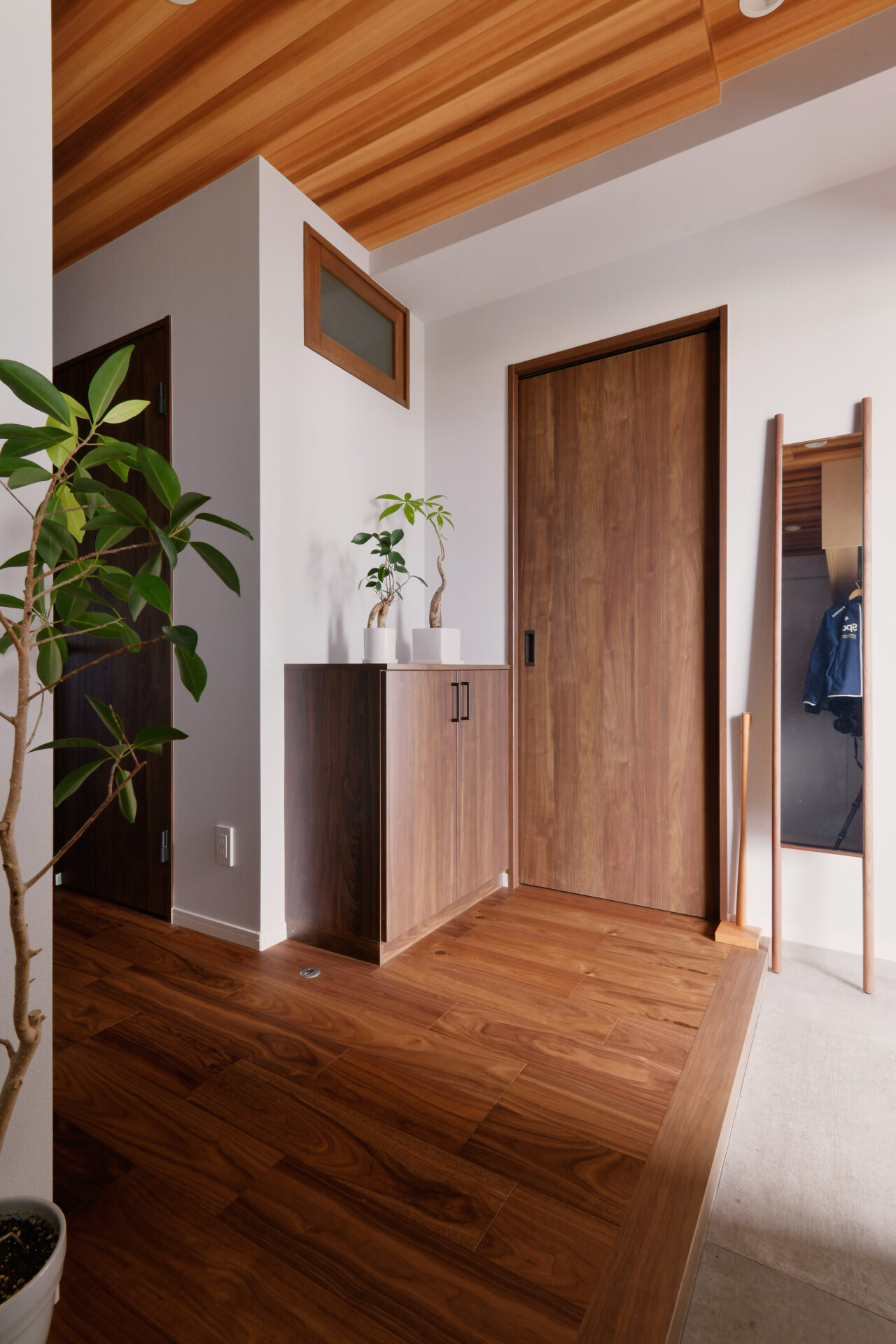 空間を最大限に生かす。リビングの小上がりは家族の居場所