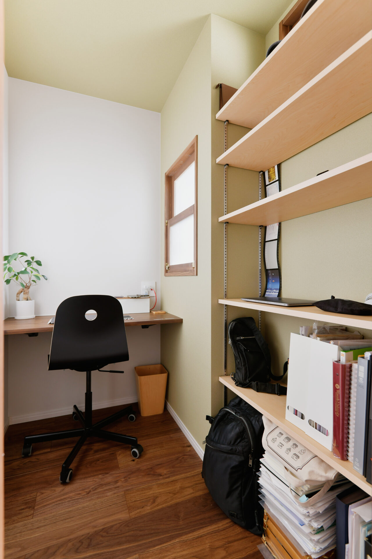 空間を最大限に生かす。リビングの小上がりは家族の居場所