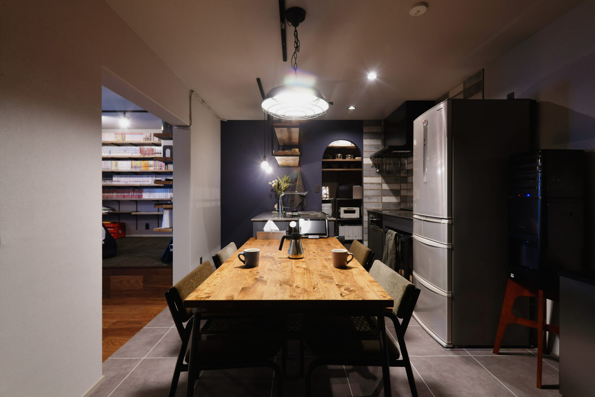 コレクションが生きる、インダストリアルテイストのお家