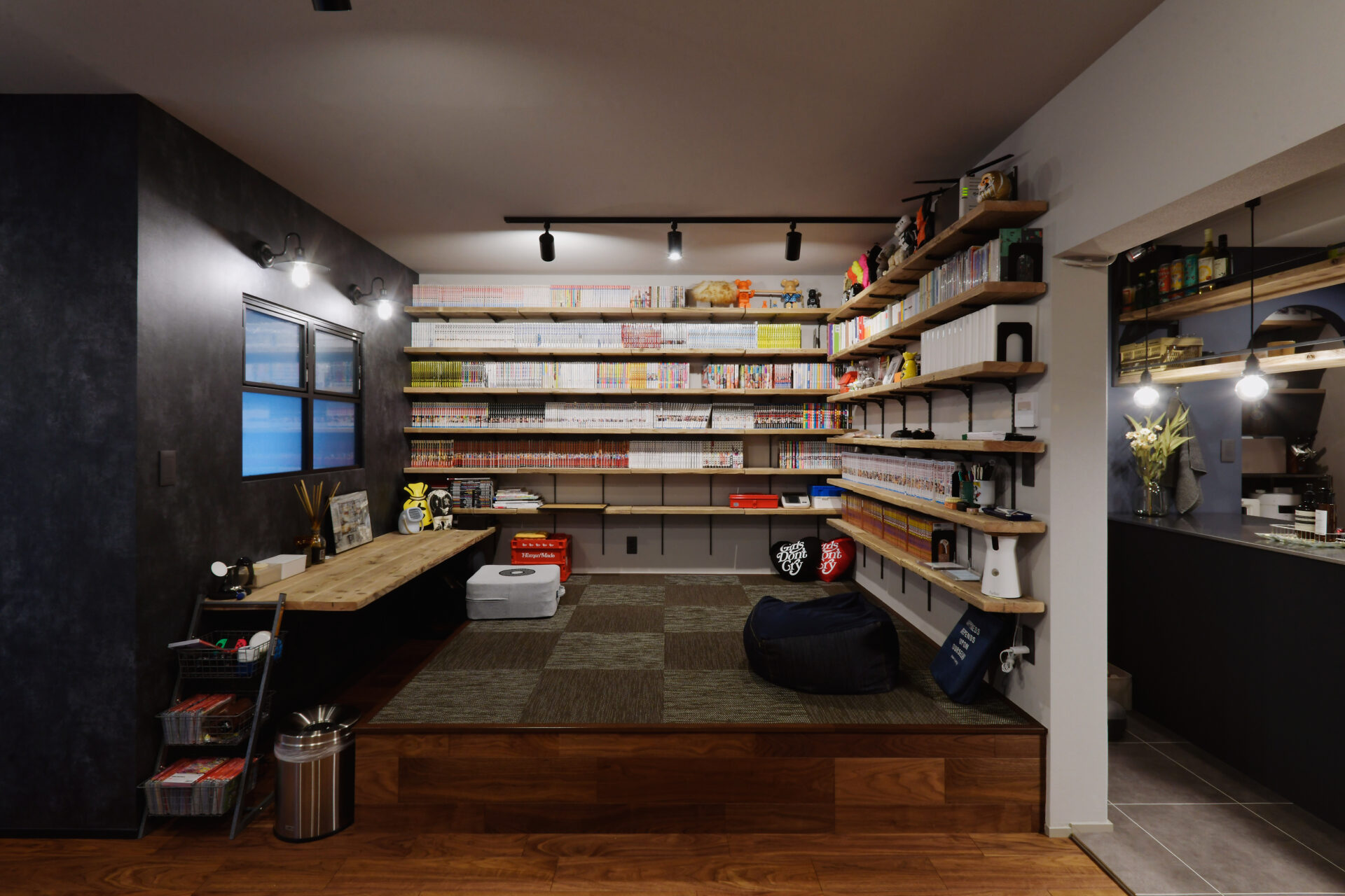 コレクションが生きる、インダストリアルテイストのお家