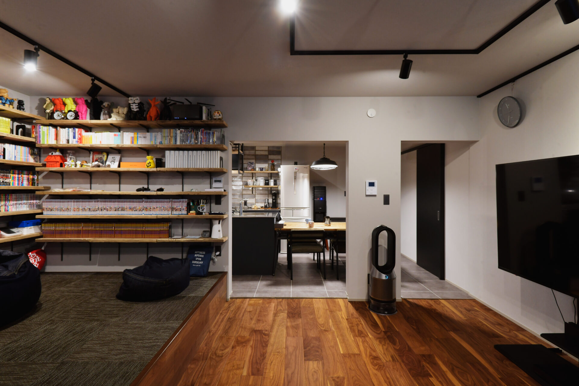 コレクションが生きる、インダストリアルテイストのお家