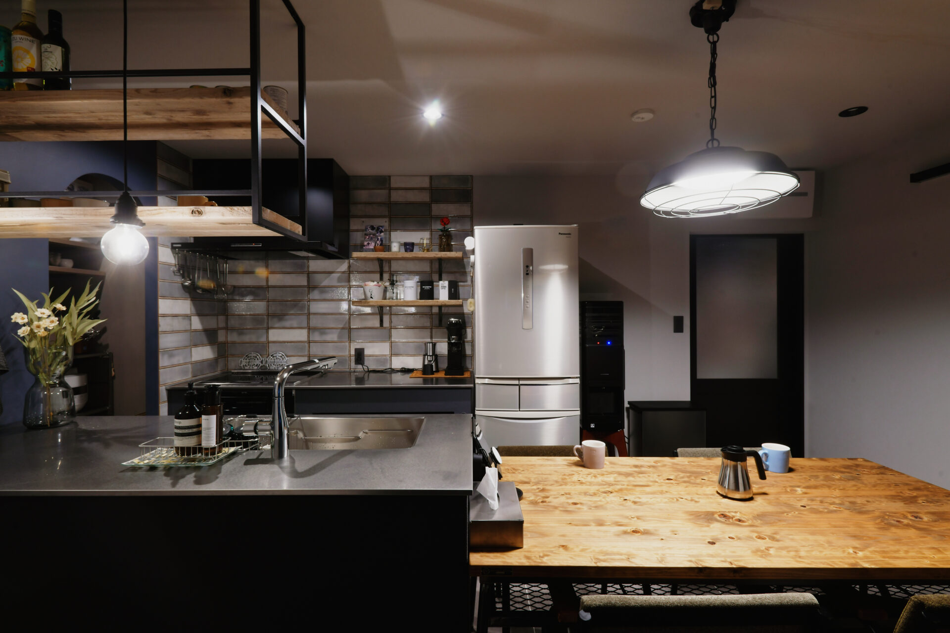 コレクションが生きる、インダストリアルテイストのお家