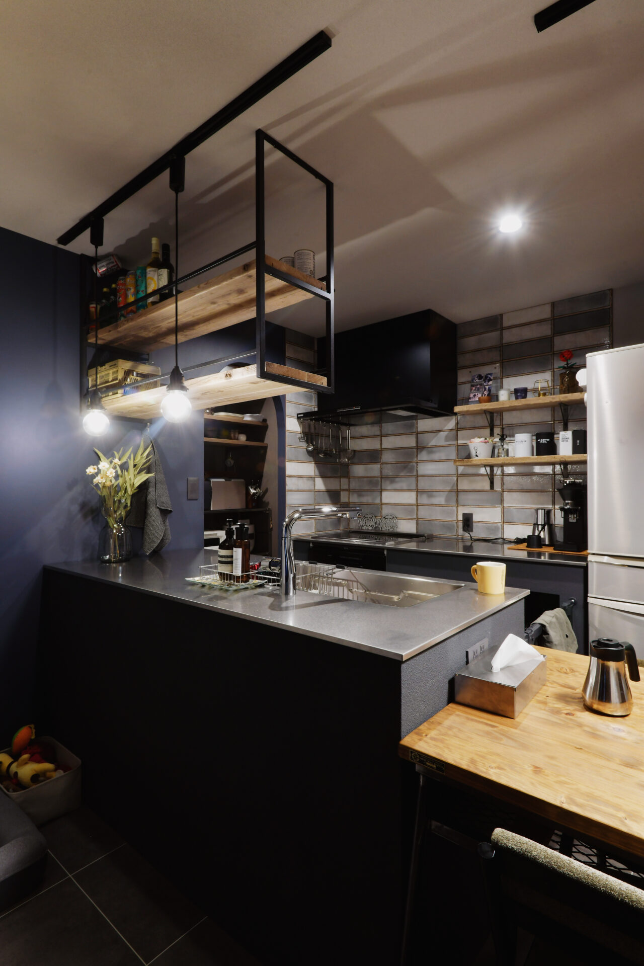 コレクションが生きる、インダストリアルテイストのお家