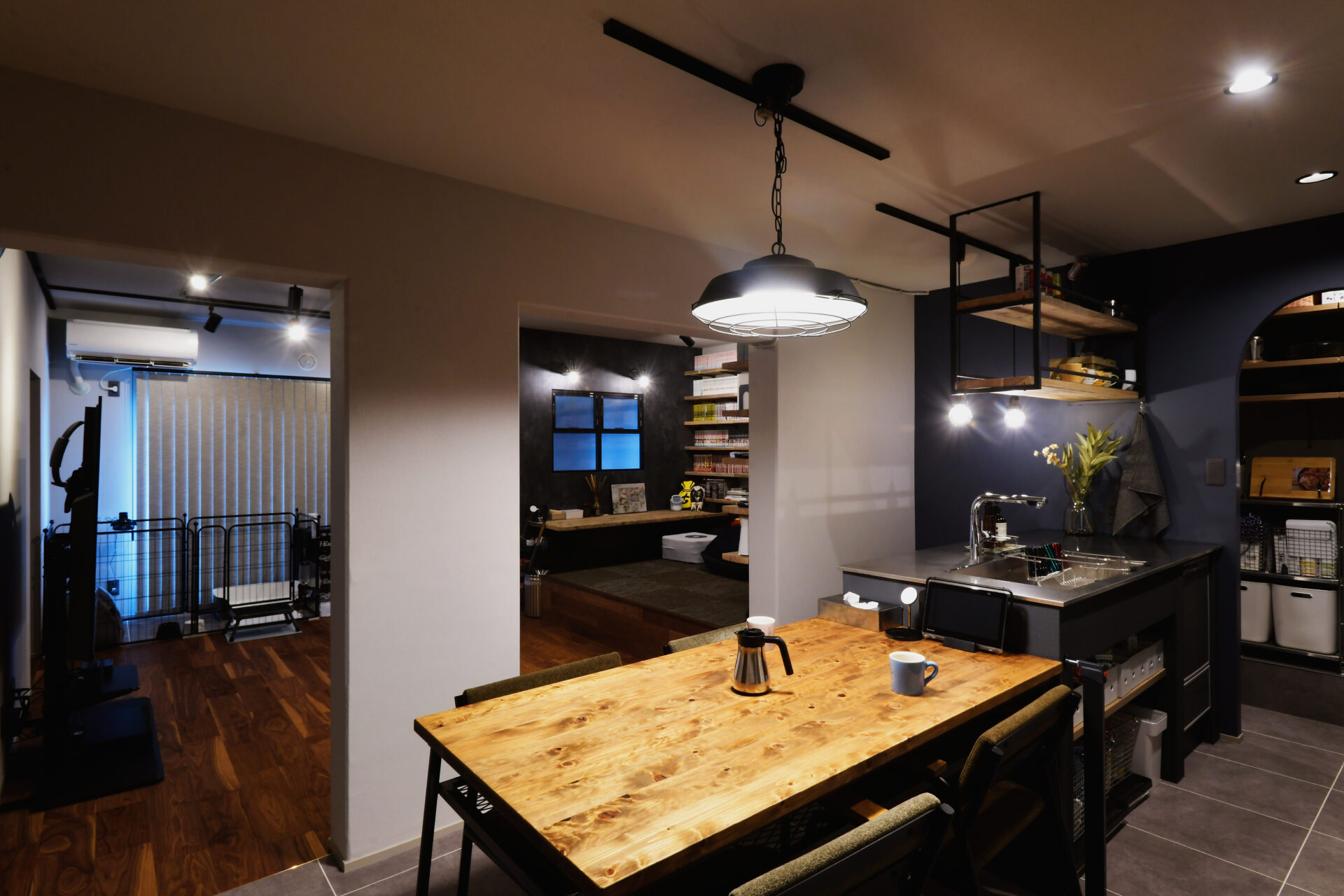 コレクションが生きる、インダストリアルテイストのお家