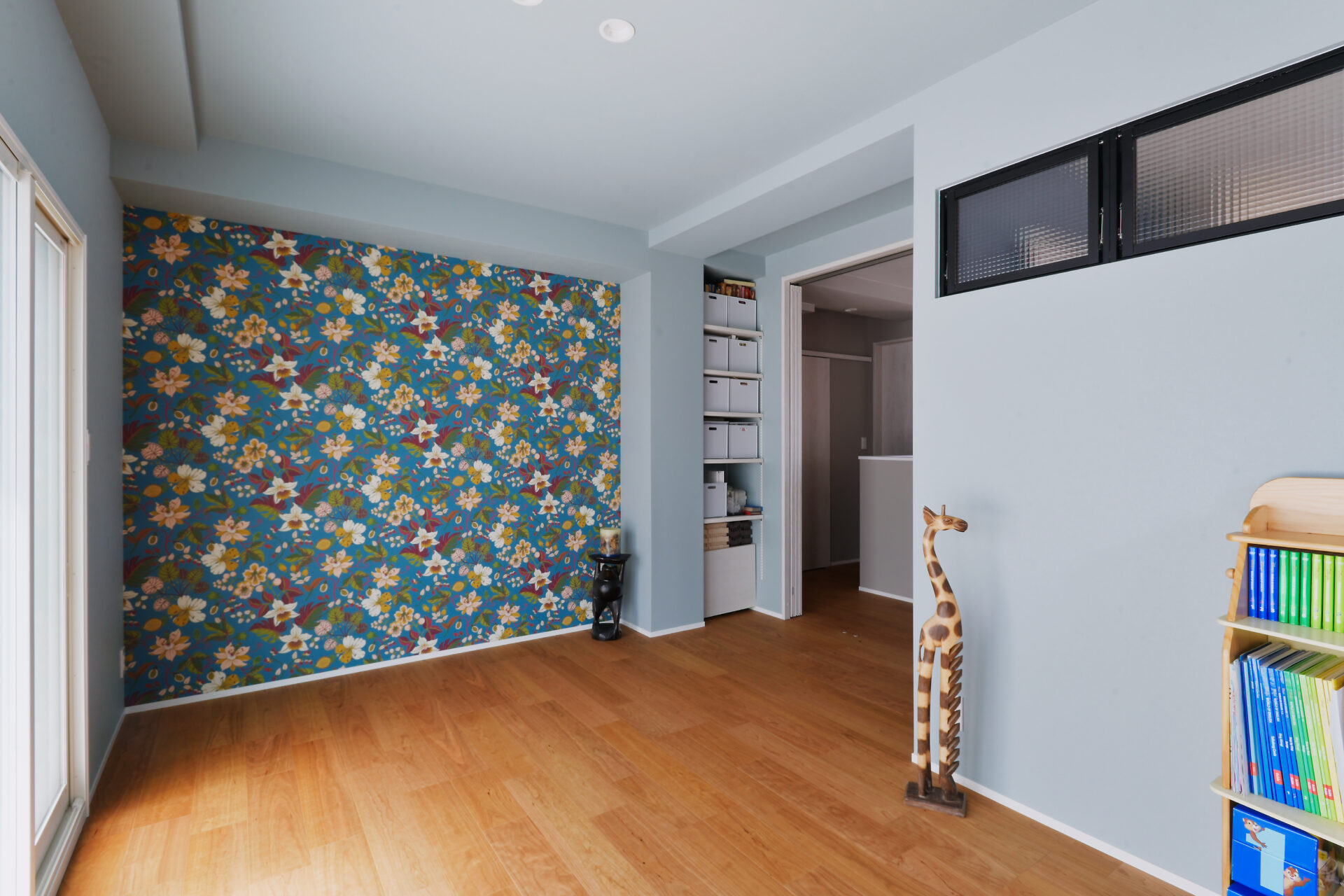 ビル2階分のフルリノベーション。回遊式で動線のいい家