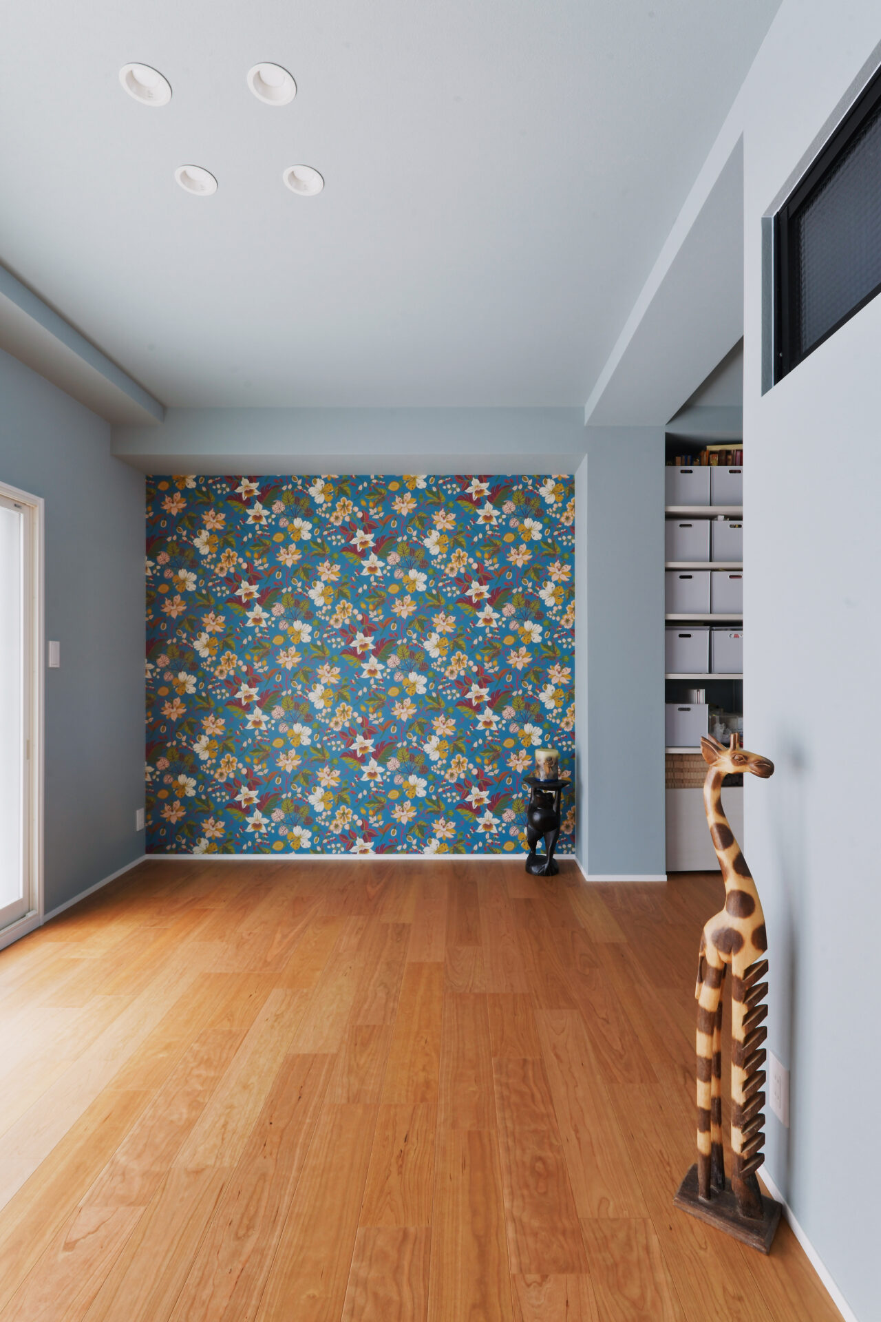 ビル2階分のフルリノベーション。回遊式で動線のいい家