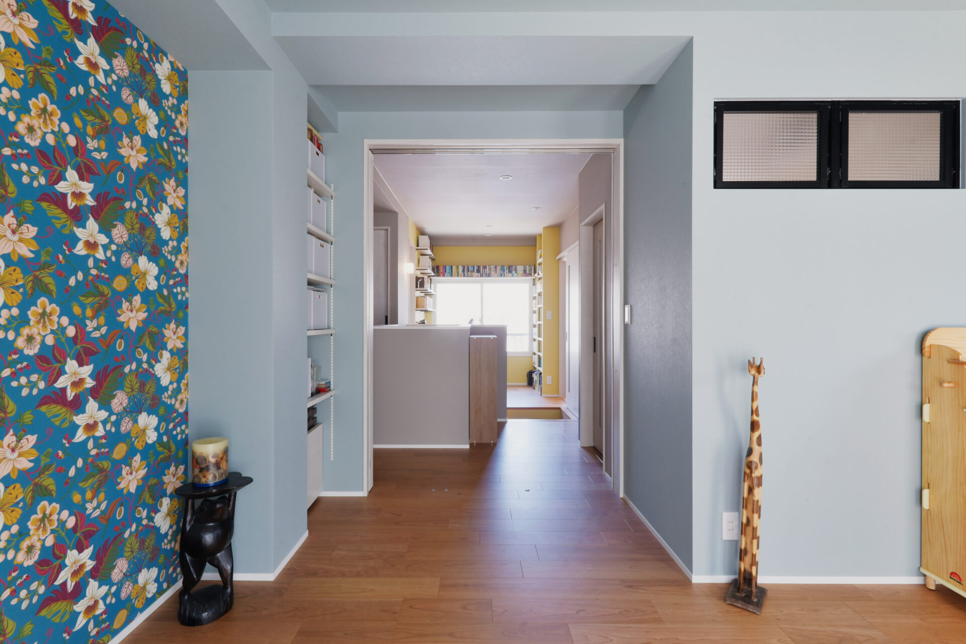 ビル2階分のフルリノベーション。回遊式で動線のいい家