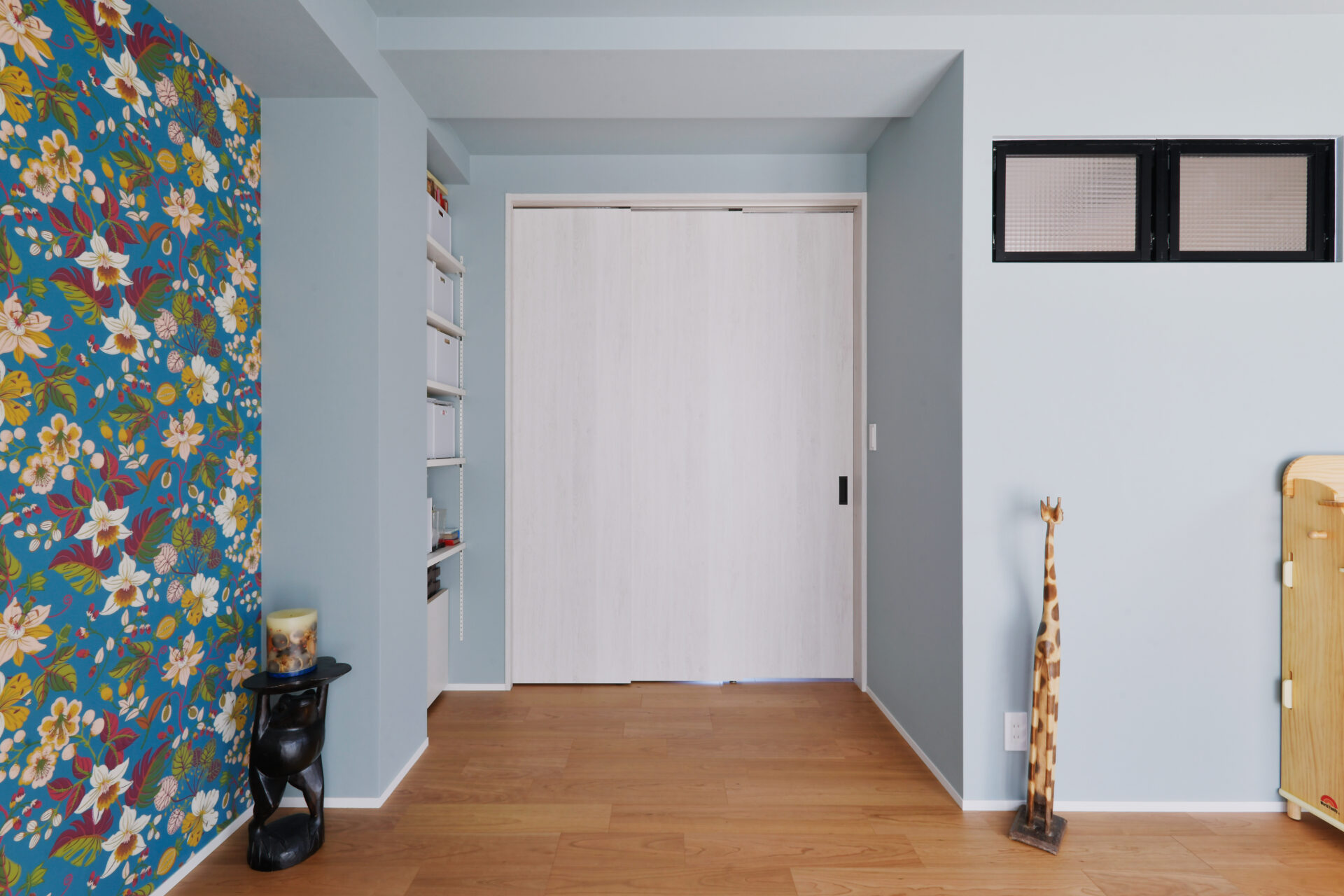 ビル2階分のフルリノベーション。回遊式で動線のいい家