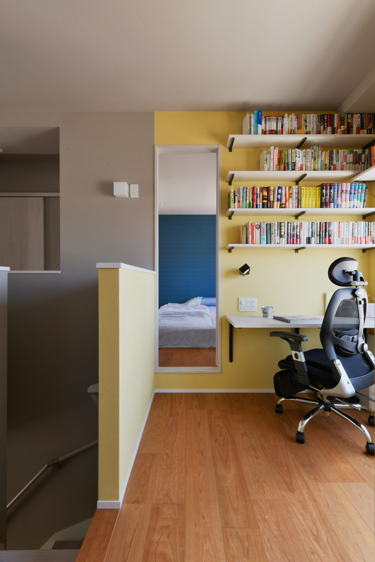 ビル2階分のフルリノベーション。回遊式で動線のいい家