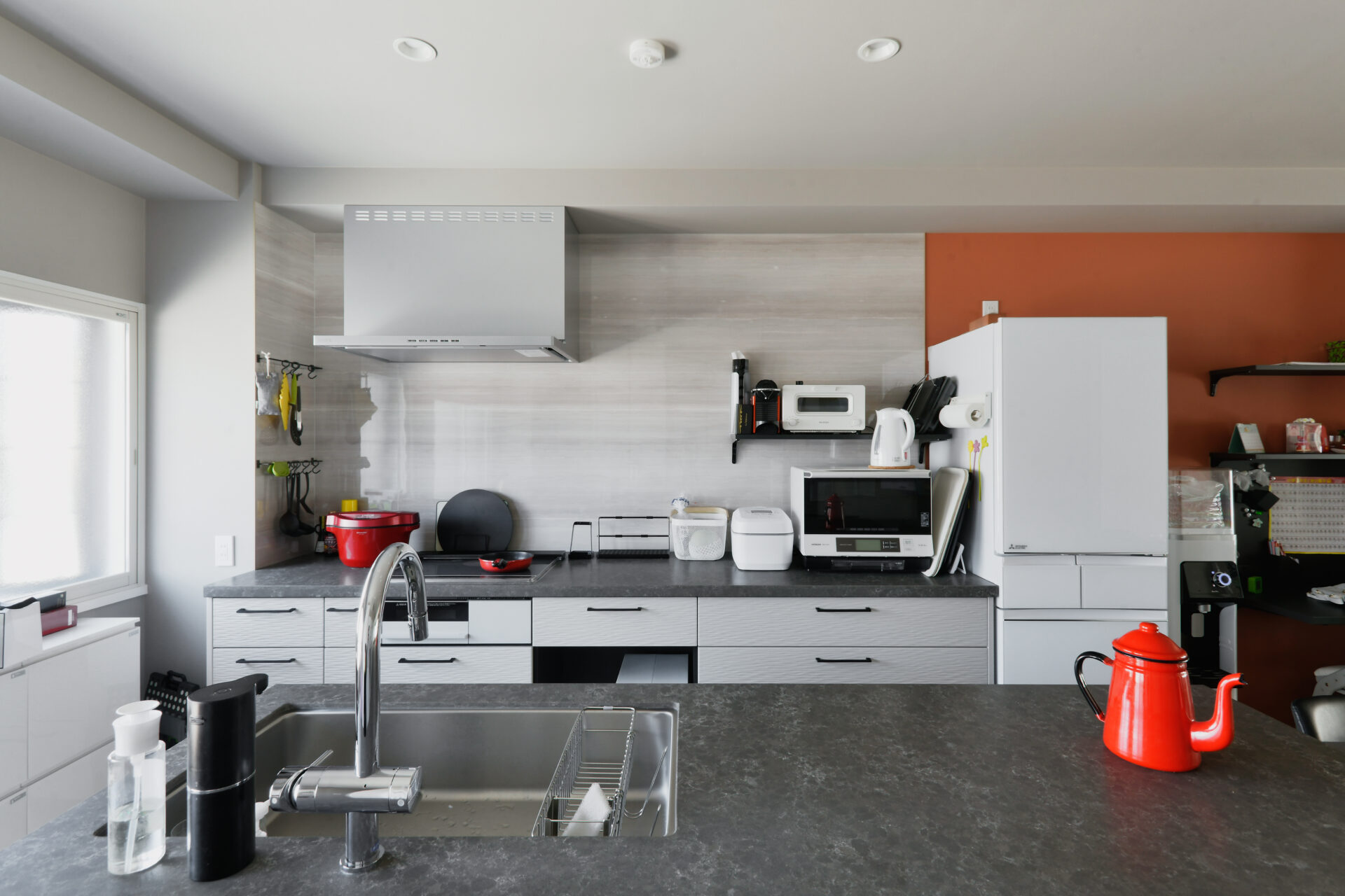 ビル2階分のフルリノベーション。回遊式で動線のいい家